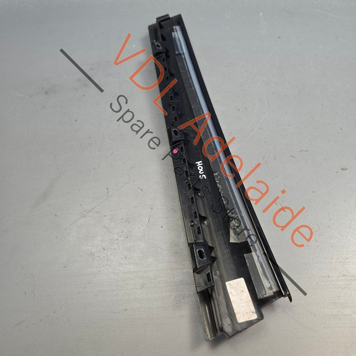 5K4837902A    VW Golf MK6 Front Right Exterior Door Window Frame B-Pillar Trim 5K4837902A