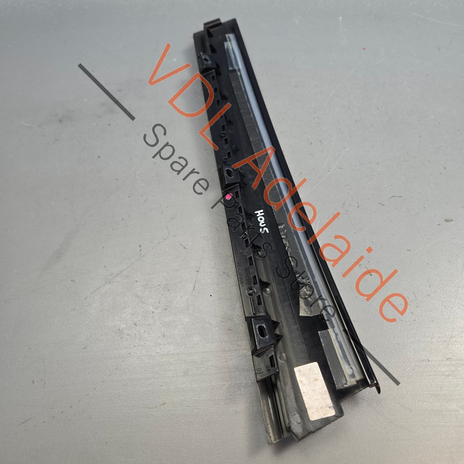 5K4837902A    VW Golf MK6 Front Right Exterior Door Window Frame B-Pillar Trim 5K4837902A