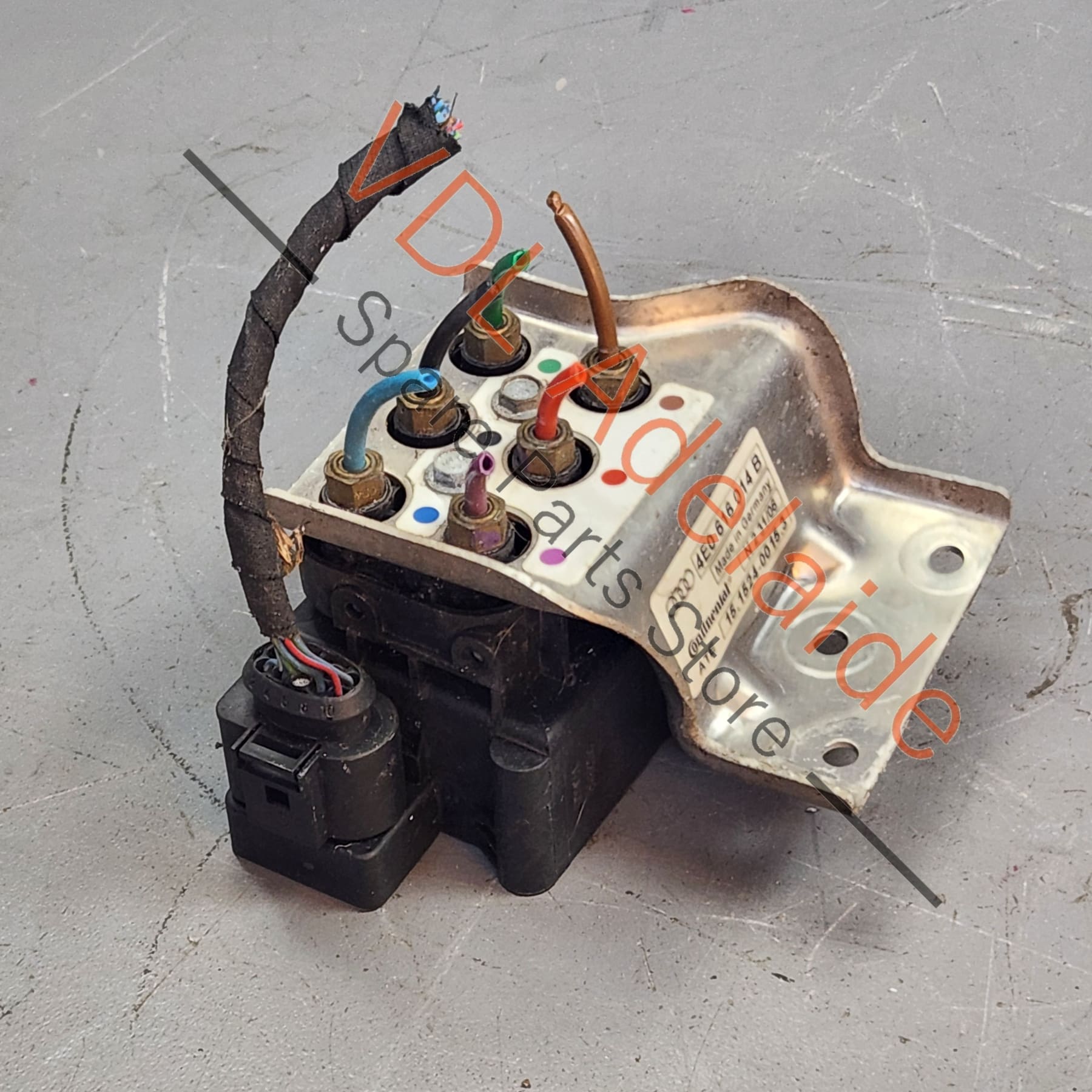 4F0616013    Audi A8 S8 D3 4E Air Suspension Control Valve Block 4F0616013