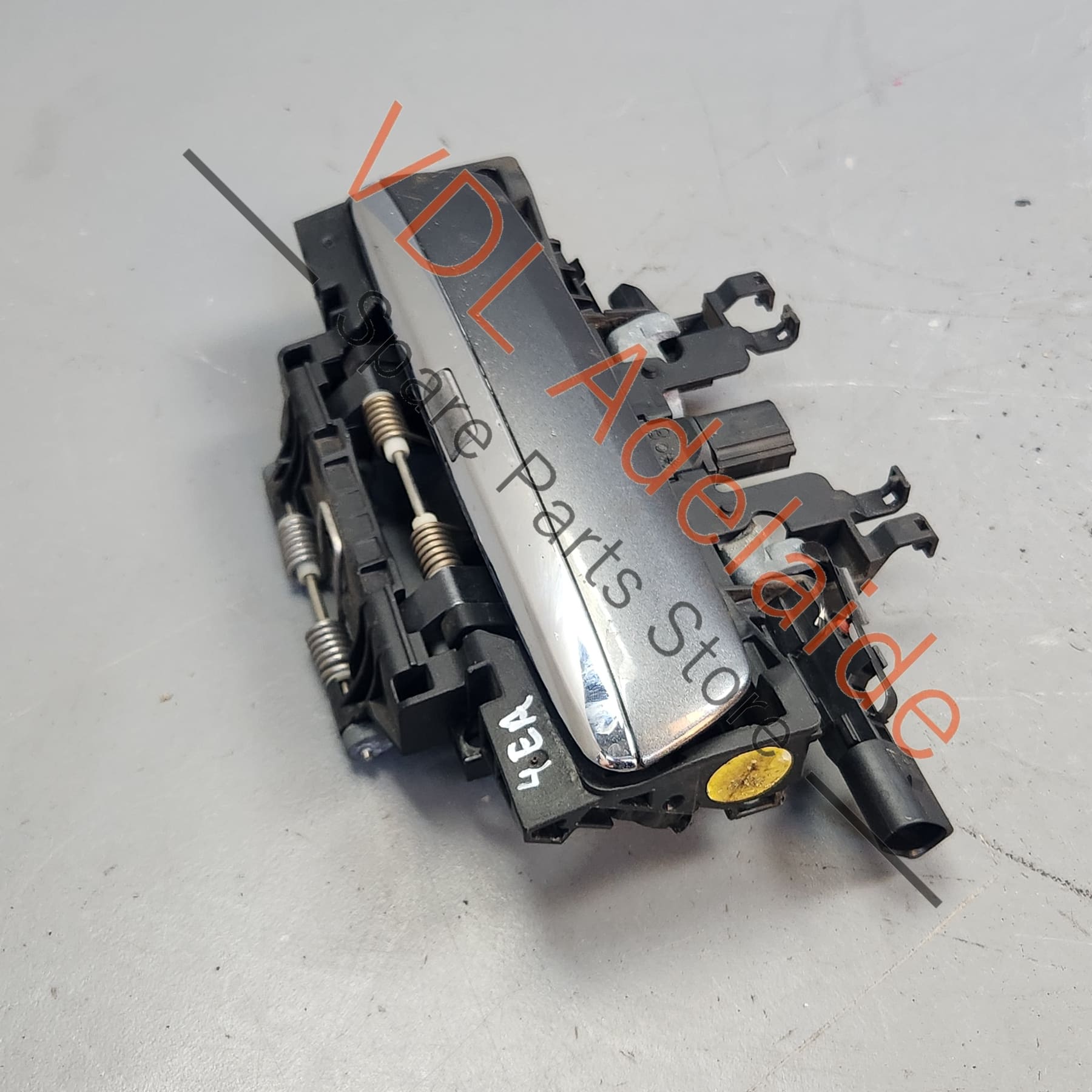 4E0839205G    Audi A8 S8 D3 4E Passenger Exterior Door Handle 4E2837205G