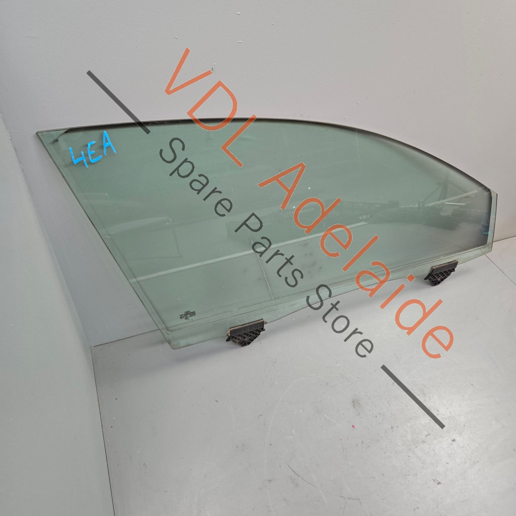 4E0845022G    Audi A8 4E D3 Right Front Door Glass Anti-intrusion 4E0845022G