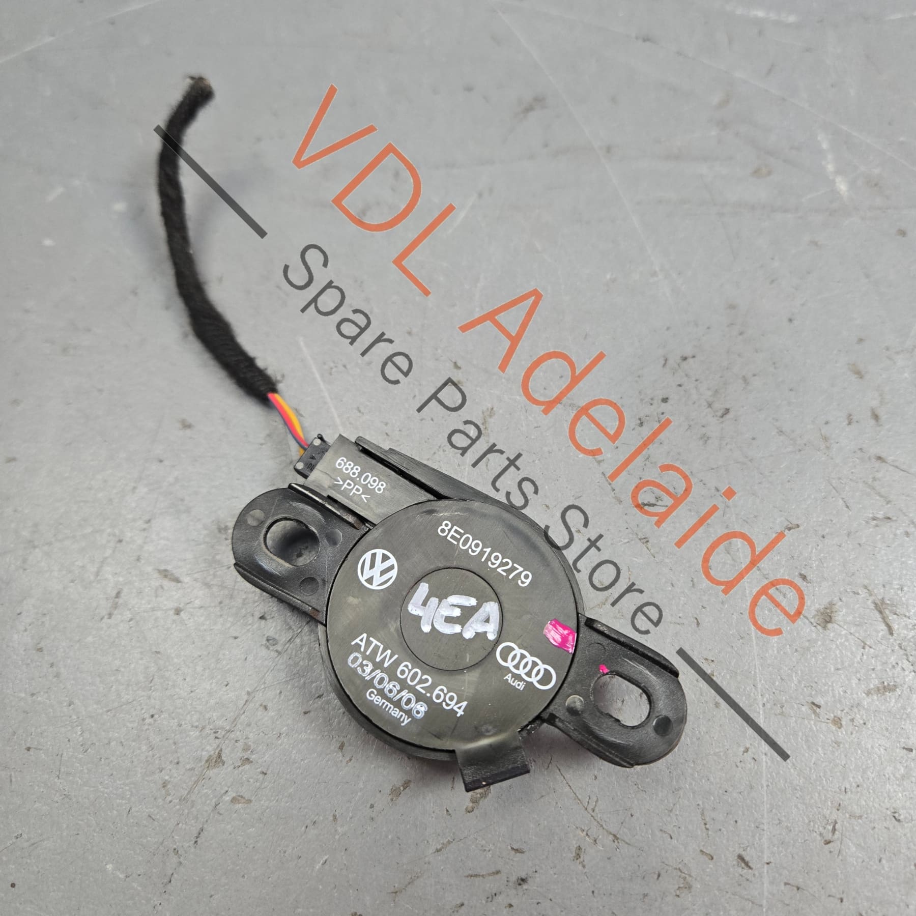 8E0919279    Audi A8 Warning Buzzer for Parking Aid Distance Sensor 8E0919279