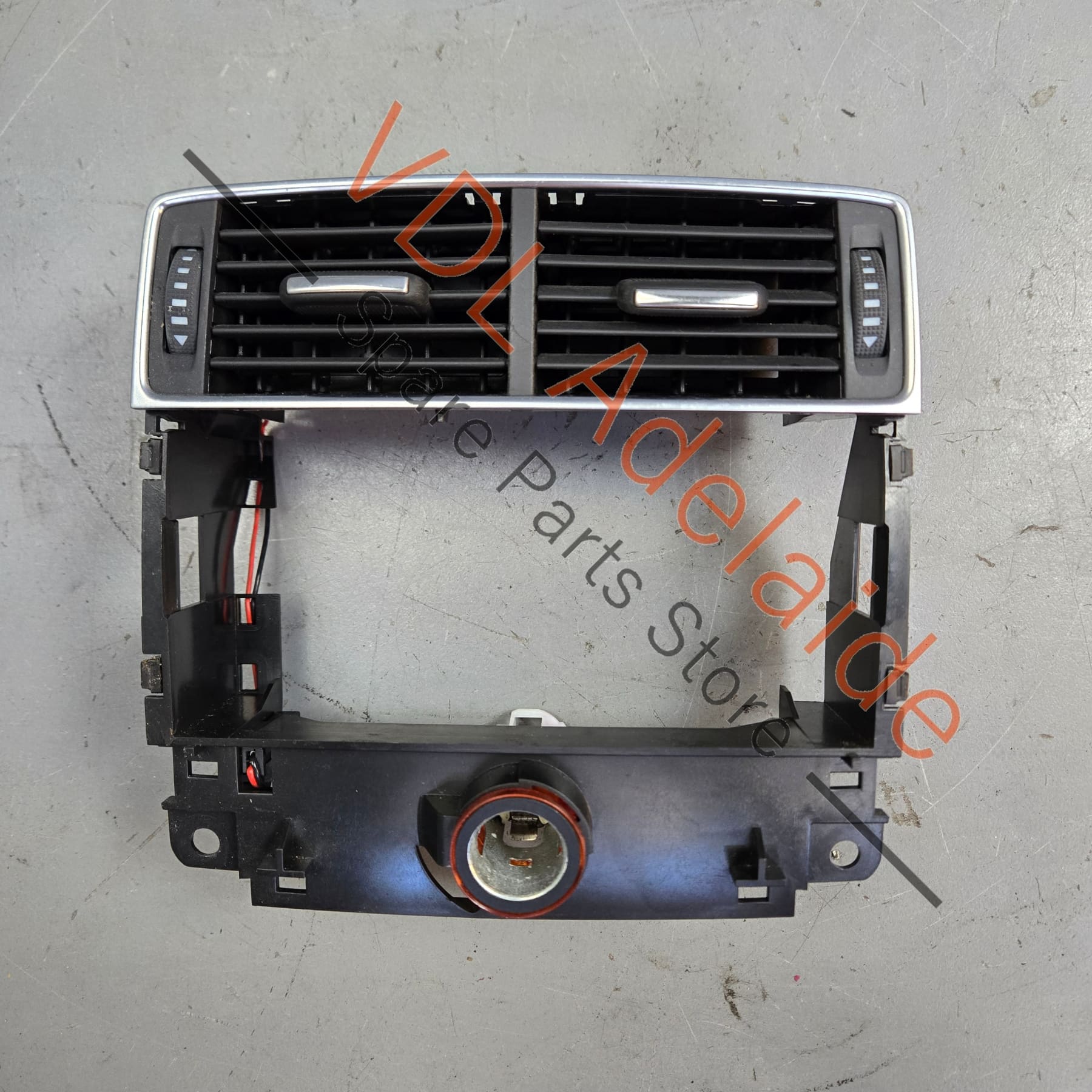 4E0819203D 4E0819203D3Q7 4E0819203B  Audi A8 D3 4E Rear Sear Passenger Air Vent 4E0819203D 3Q7