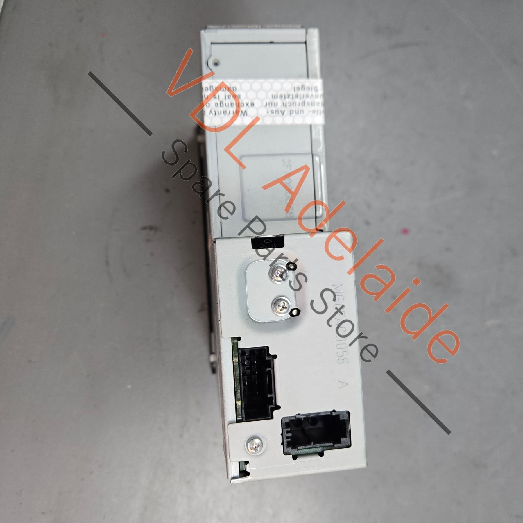 4E0035111A    Audi 6 Disc CD Changer 4E0057111 4E0910111
