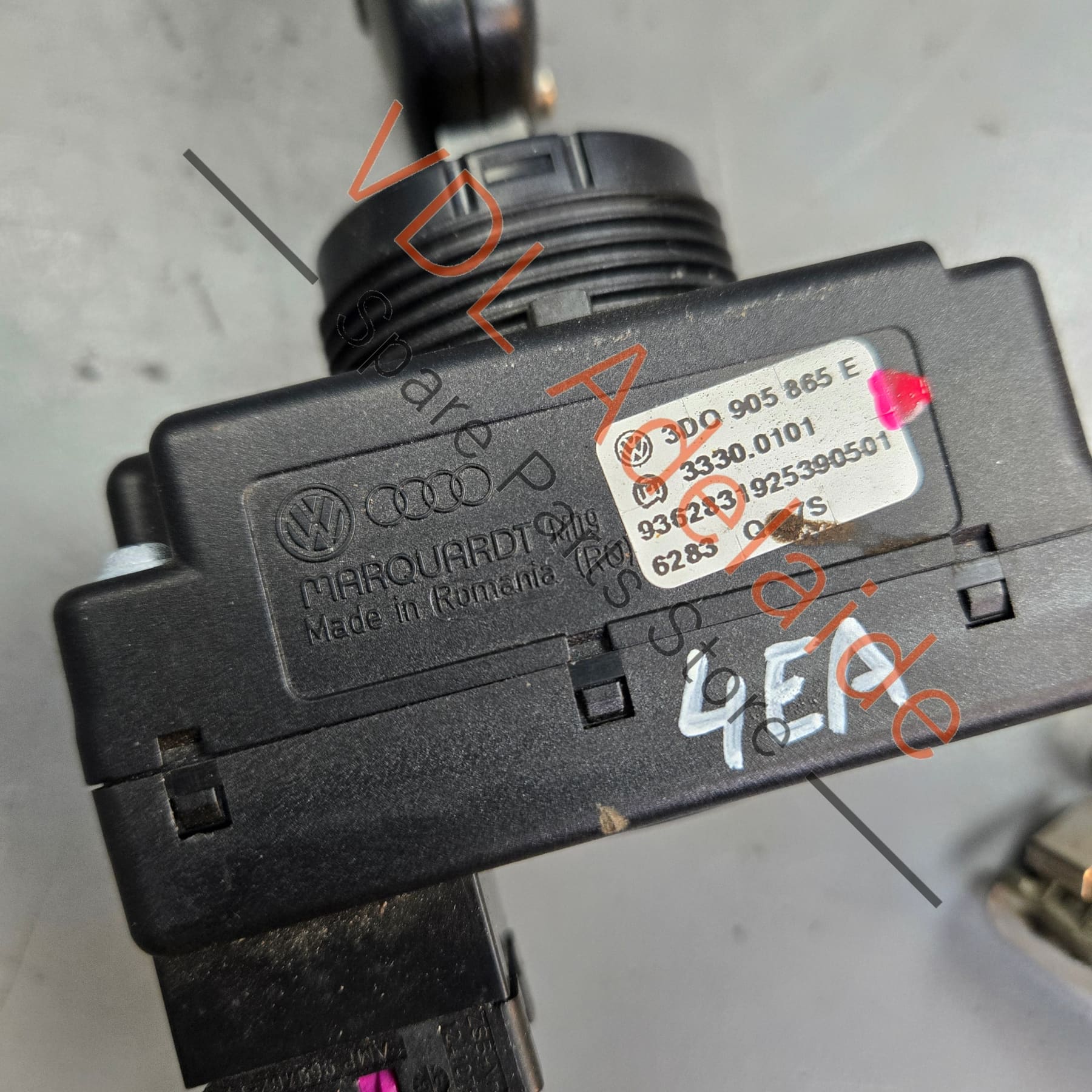 3D09058654E    Audi A8 S8 Ignition Start Switch with Matched blade key 3D0905865H