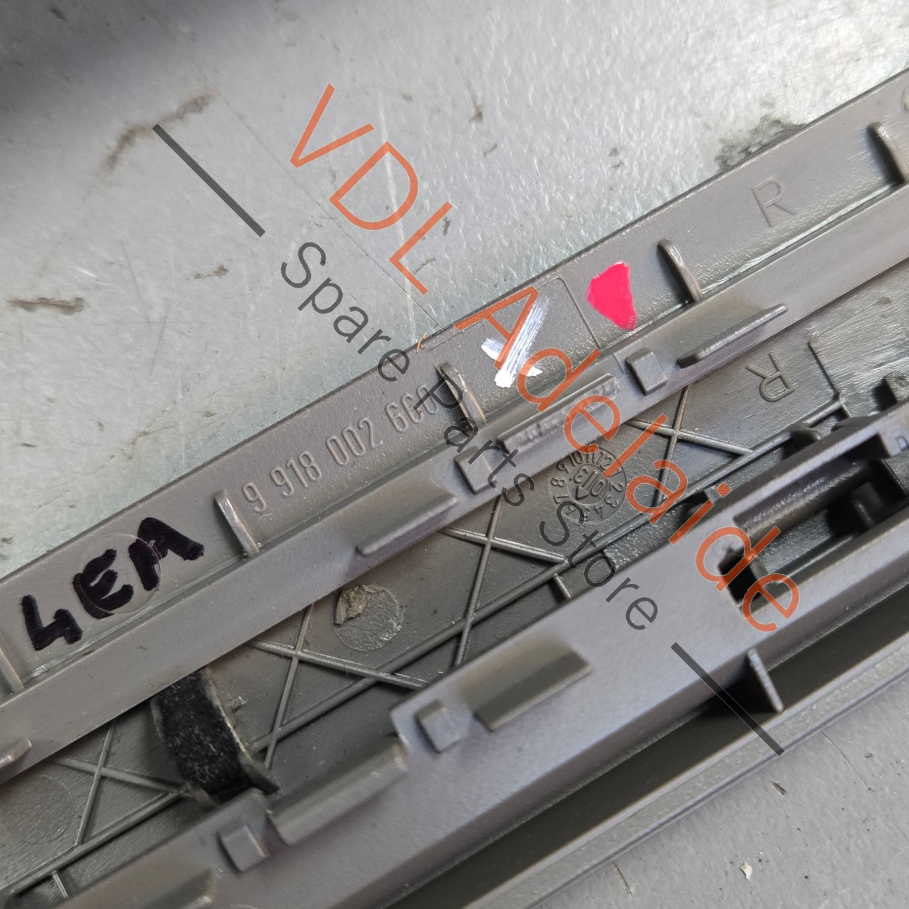 4E0861334G 4E0861978B   Audi A8 Rear Right Electric Sun Blind Shade with drive motor assy 4E0861334G 4E0861978B