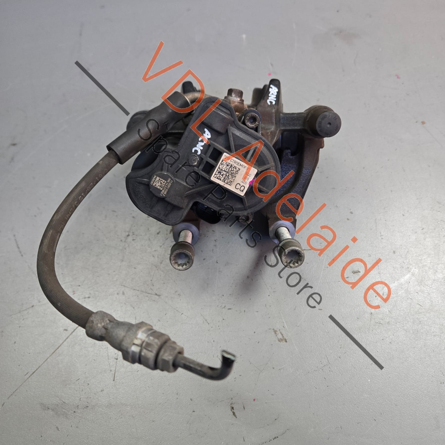 8V0615423E 3Q0998281 5Q0615425 5Q0615405 VW Golf MK7 Gti R Audi S3 Rear Left Brake Caliper & Carrier with Electric Park Brake Servo 8V0615423A 3Q0998281 5Q0615425 5Q0615405