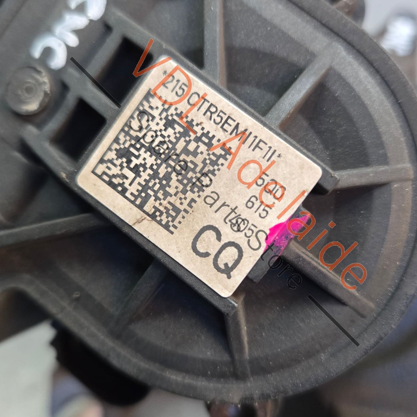 8V0615423E 3Q0998281 5Q0615425 5Q0615405 VW Golf MK7 Gti R Audi S3 Rear Left Brake Caliper & Carrier with Electric Park Brake Servo 8V0615423A 3Q0998281 5Q0615425 5Q0615405