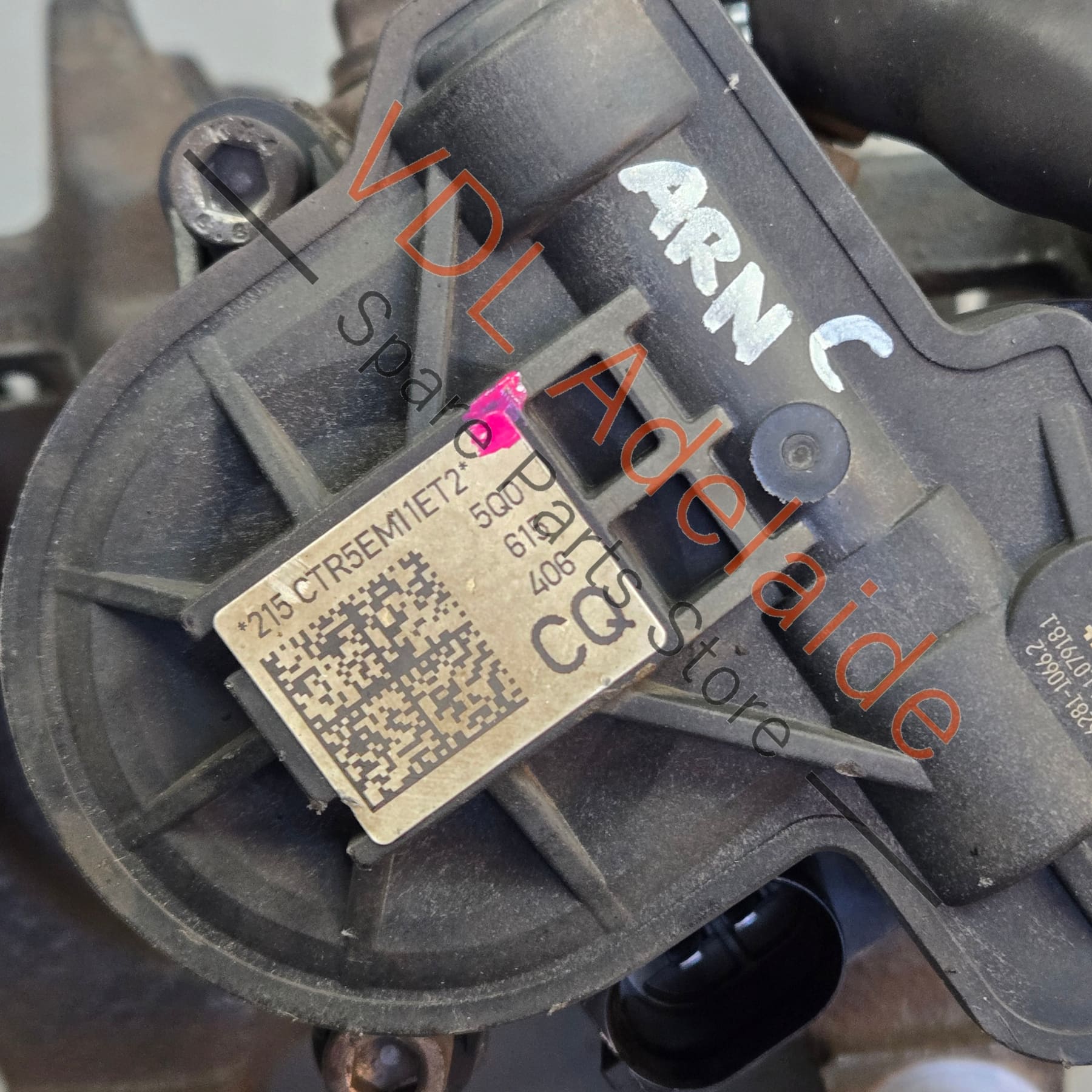 8V0615424E 3Q0998281A 5Q0615425 5Q0615406 VW Golf MK7 Gti Rear Right Brake Caliper & Carrier with Electric Park Brake Servo 8V0615424A 3Q0998281A 5Q0615425 5Q0615406