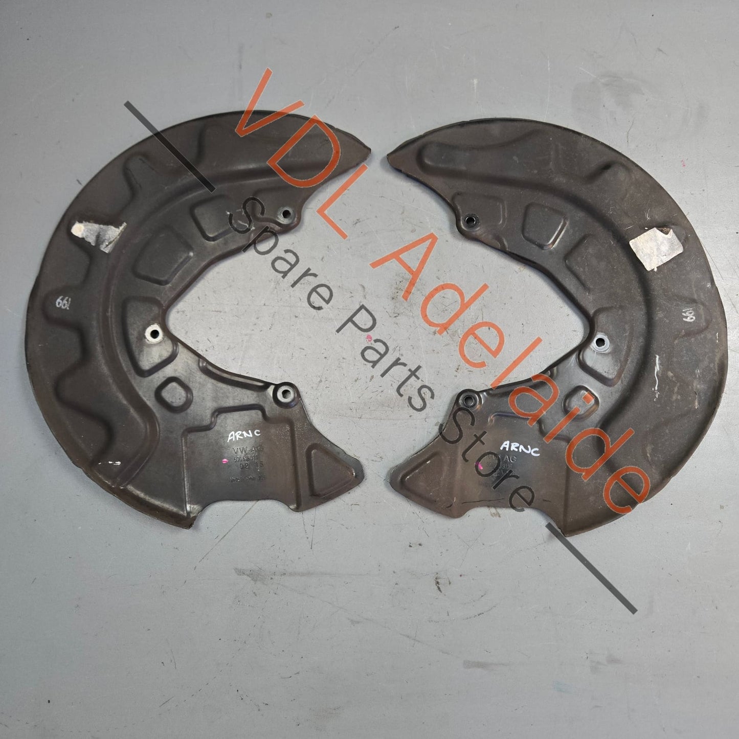 5Q0615311F 5Q0615312F   VW Golf R 340mm Front Brake Disc Rotor Stone Guards Cover Plates Pair 5Q0615311F 5Q0615312F