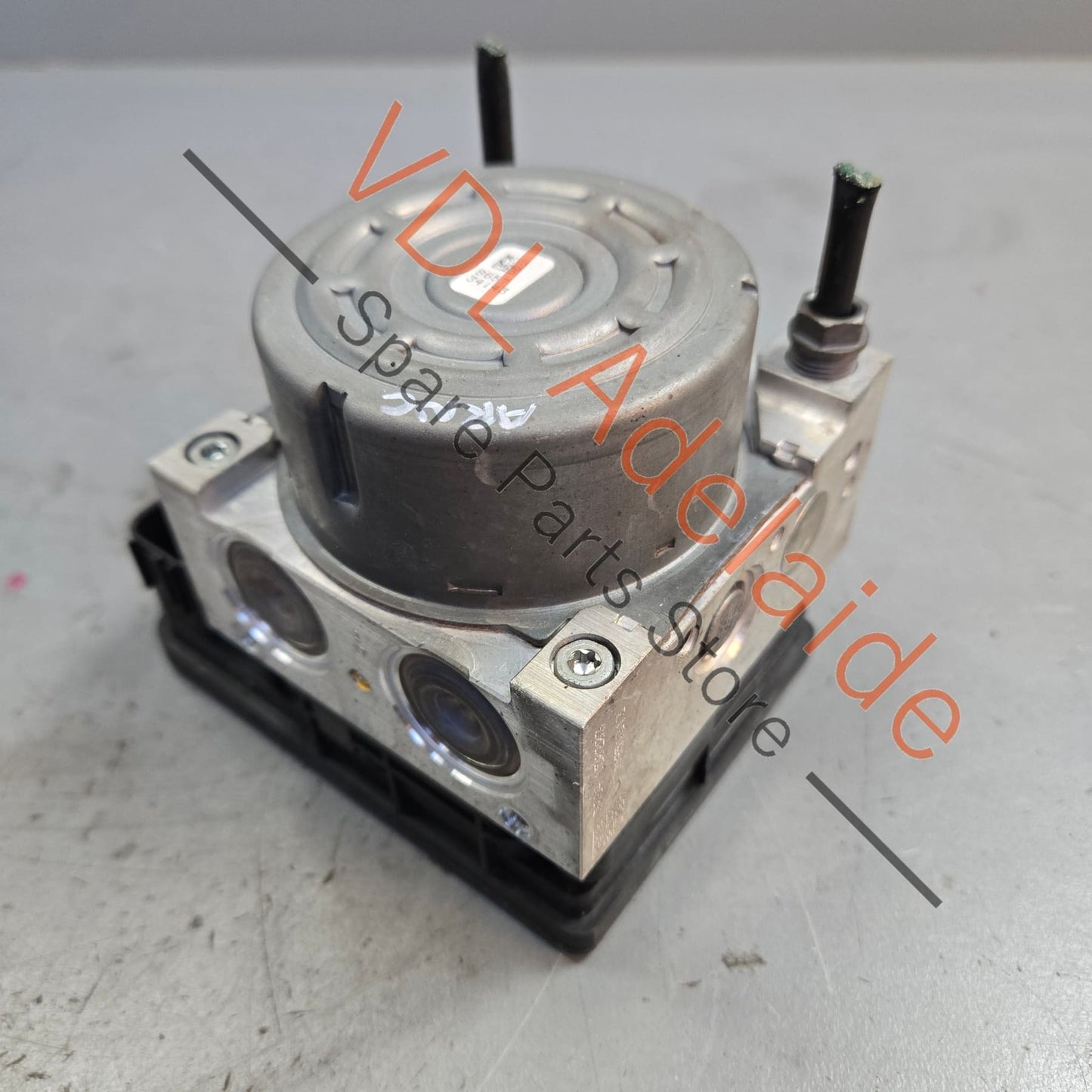 3Q0614517AFBEF    VW Golf R MK7 ABS Brake Pump Module 3Q0614517AF BEF