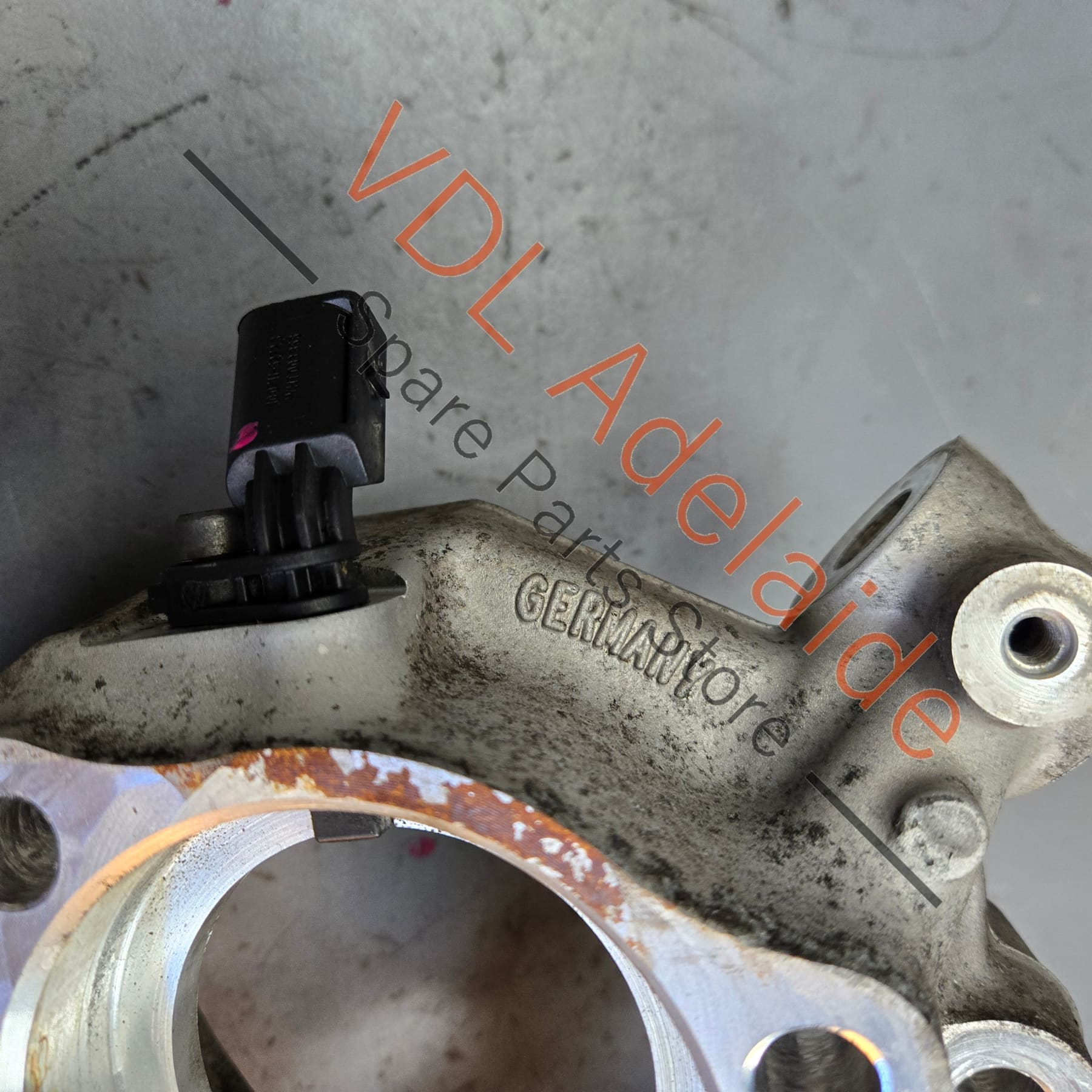 5Q0505436J    VW Golf MK7 R Right Rear Wheel Bearing Housing Hub Knuckle Spindle 30MM 5Q0505436J