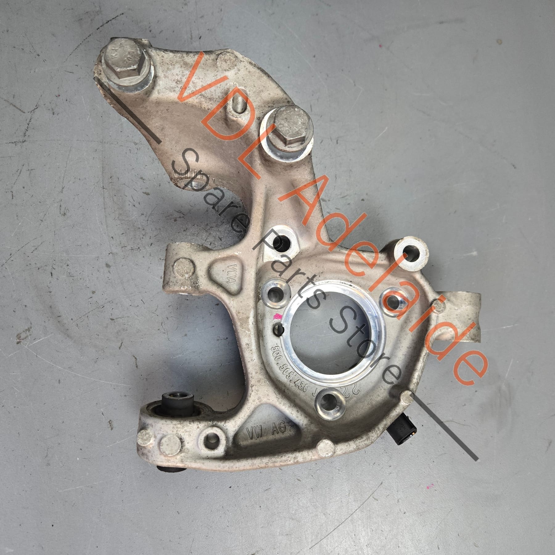 5Q0505436J    VW Golf MK7 R Right Rear Wheel Bearing Housing Hub Knuckle Spindle 30MM 5Q0505436J