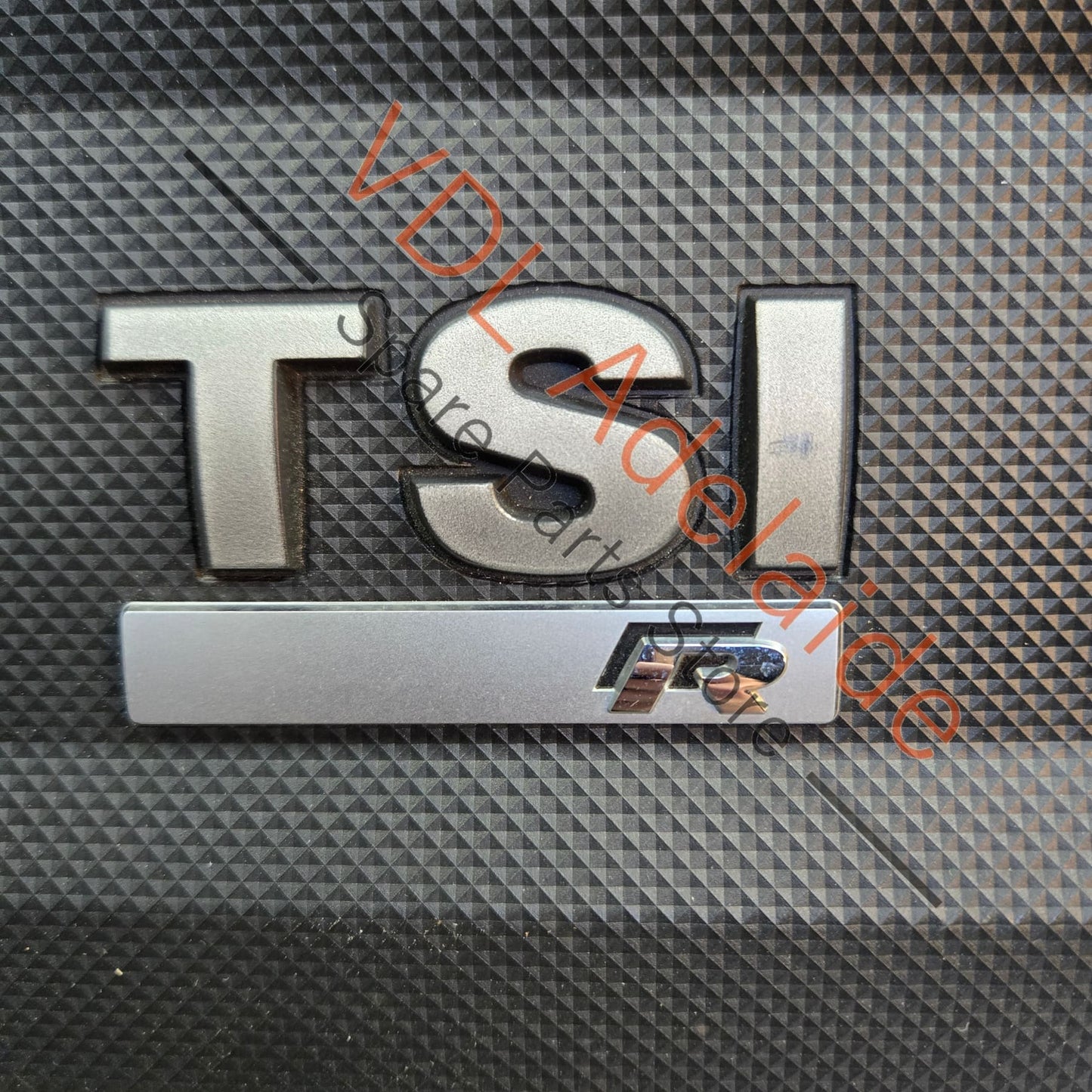 06K103925BQ 06K103925Q   VW Golf R MK7 7.5 Engine Cover Trim TSI Silver 06K103925BQ