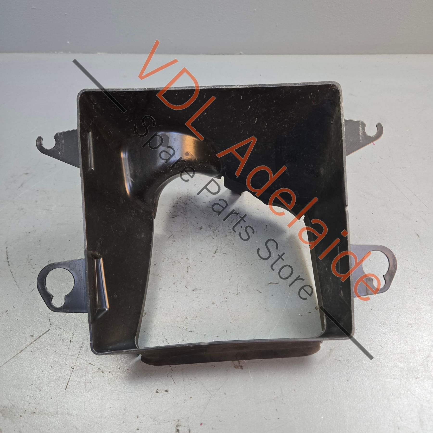 5G0117333    VW Golf R MK7 Front Left Additional Radiator Air Guide Duct Front 5G0117333