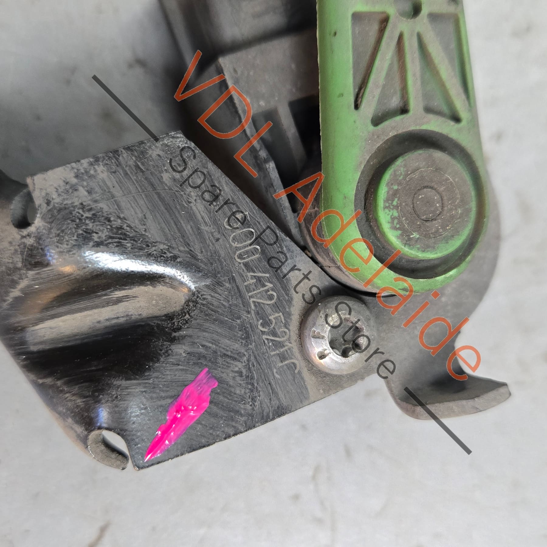 5Q0412521C    VW Golf MK7 7.5 Front Left Suspension Level Sensor With Poles 5Q0412521C