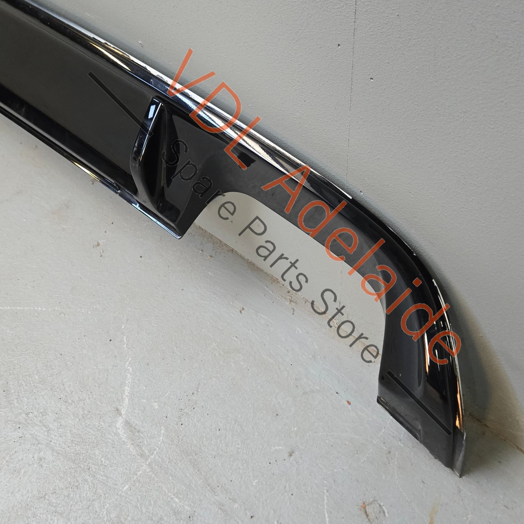 5G6807568N 5G6807568N041   VW Golf R MK7 Rear Bumper Diffuser Genuine OEM 5G6807568N 041