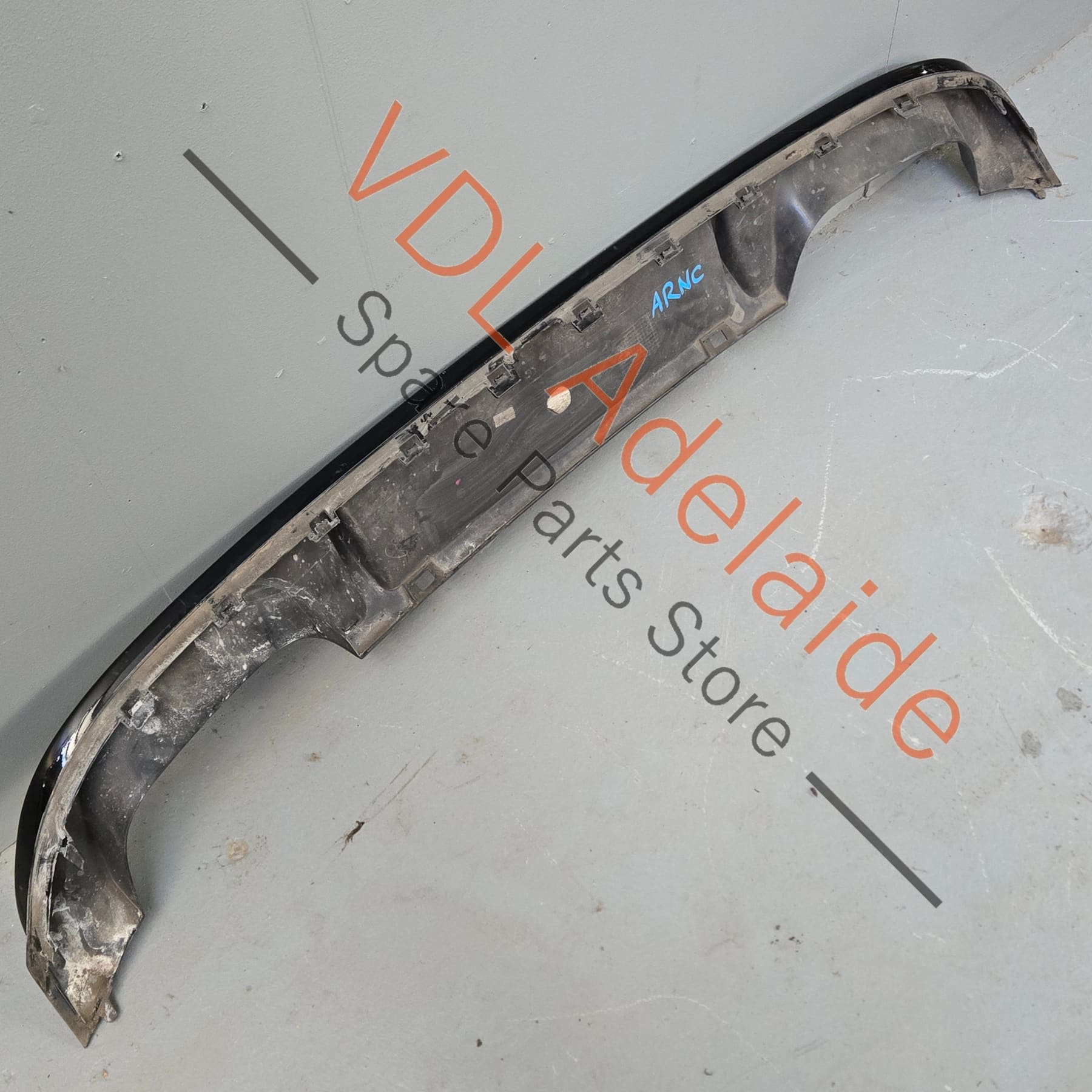 5G6807568N 5G6807568N041   VW Golf R MK7 Rear Bumper Diffuser Genuine OEM 5G6807568N 041