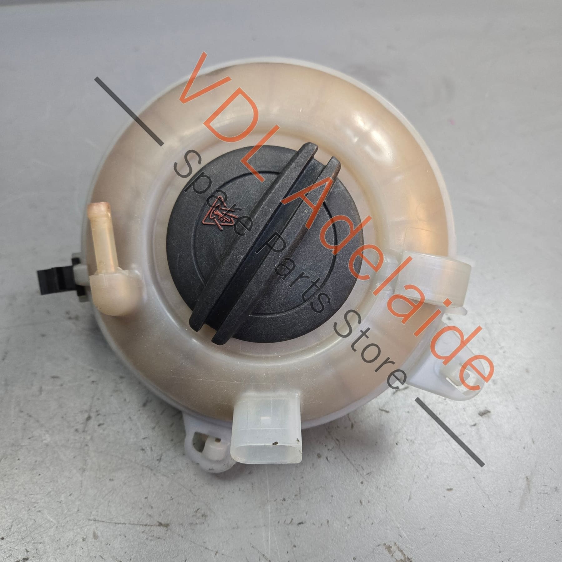 5Q0121407AA    VW Golf MK7 Water Coolant Tank Reservoir with Cap 5Q0121407AA