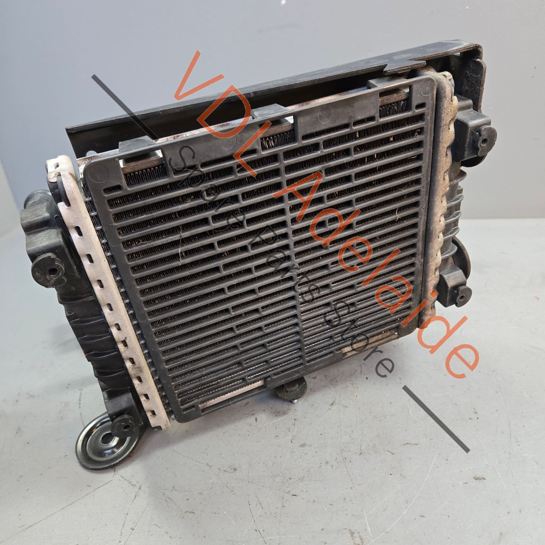 5Q0121253H 5Q0121093BF   VW Golf MK7 Additional Left Side Auxiliary Radiator Cooler & Mounting Bracket 5Q0121253H 5Q0121093BF