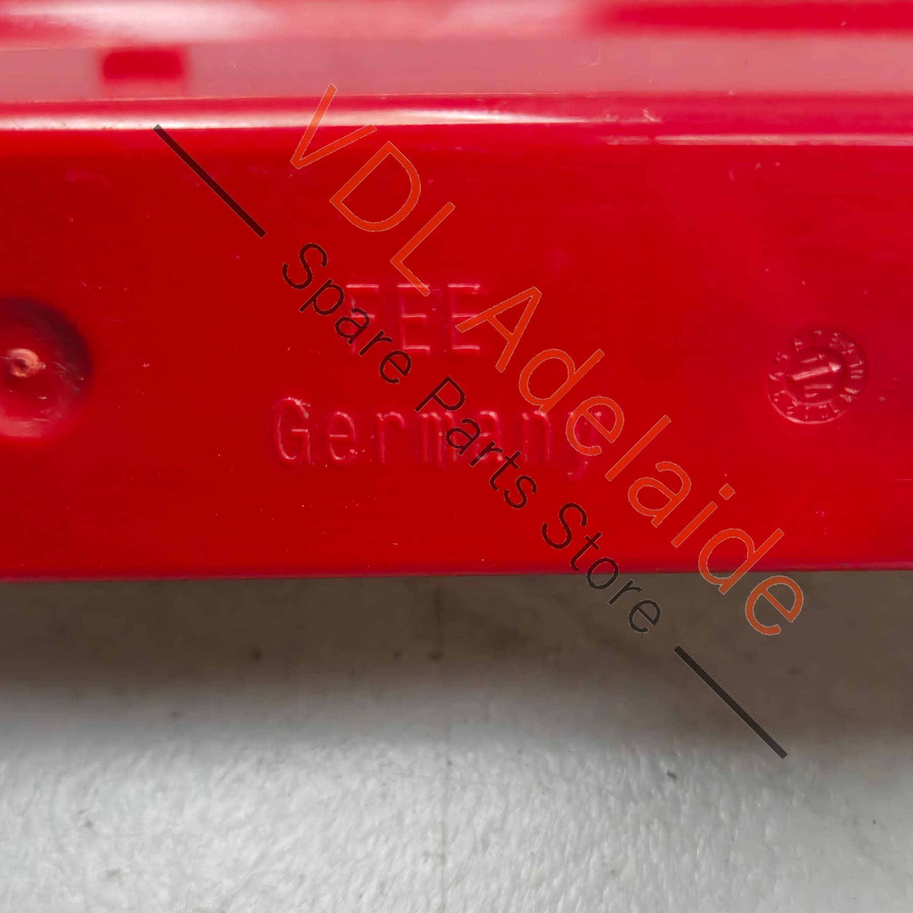 5G6945087A    VW Golf MK7 7.5 Gti R R-Line Spoiler Mounted 3rd Brake Light Middle 5G6945087A