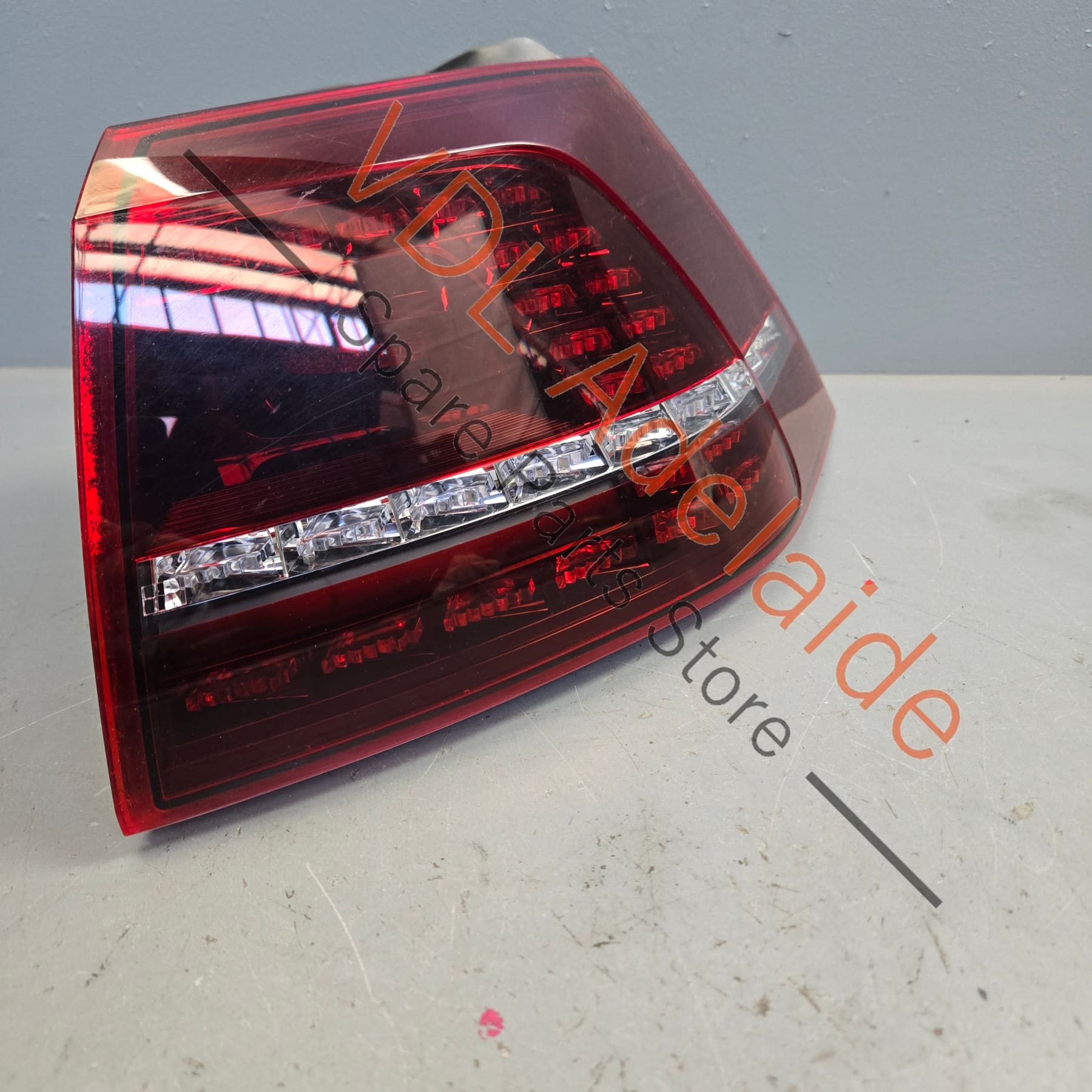 5G0945208C    VW Golf R MK7 Right Outer LED Tail Brake Light Taillight 5G0945208C