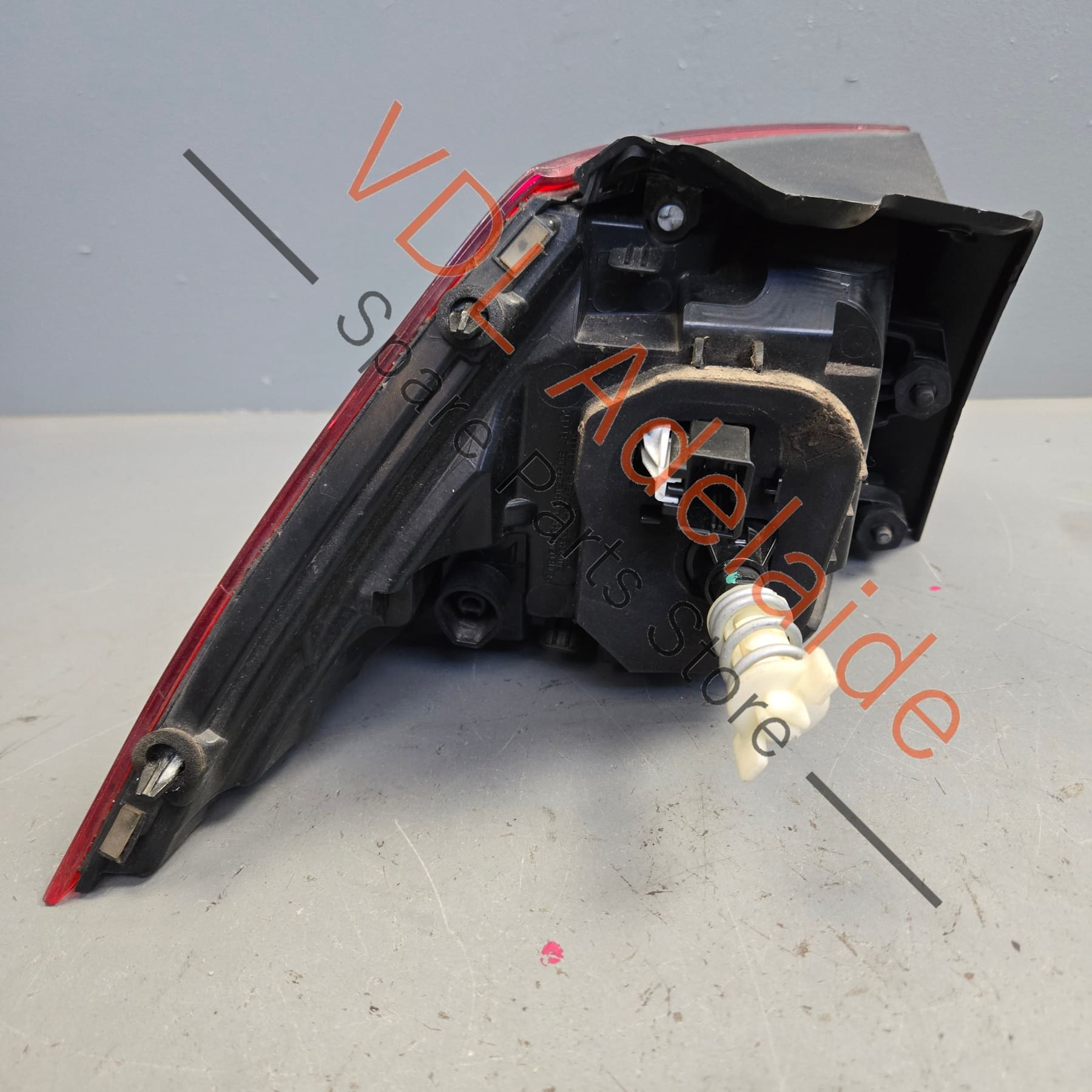 5G0945208C    VW Golf R MK7 Right Outer LED Tail Brake Light Taillight 5G0945208C
