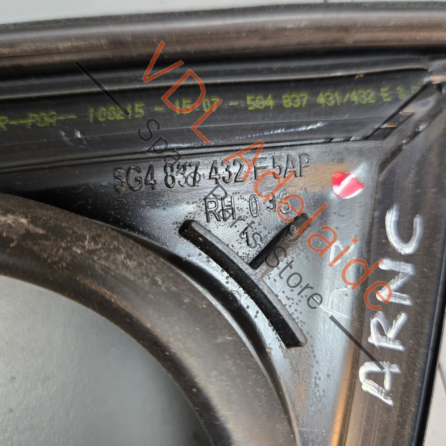 5G4837432K5AP    VW Golf MK7 Front Right Door Frame Window Rubber 5G4837432K 5AP