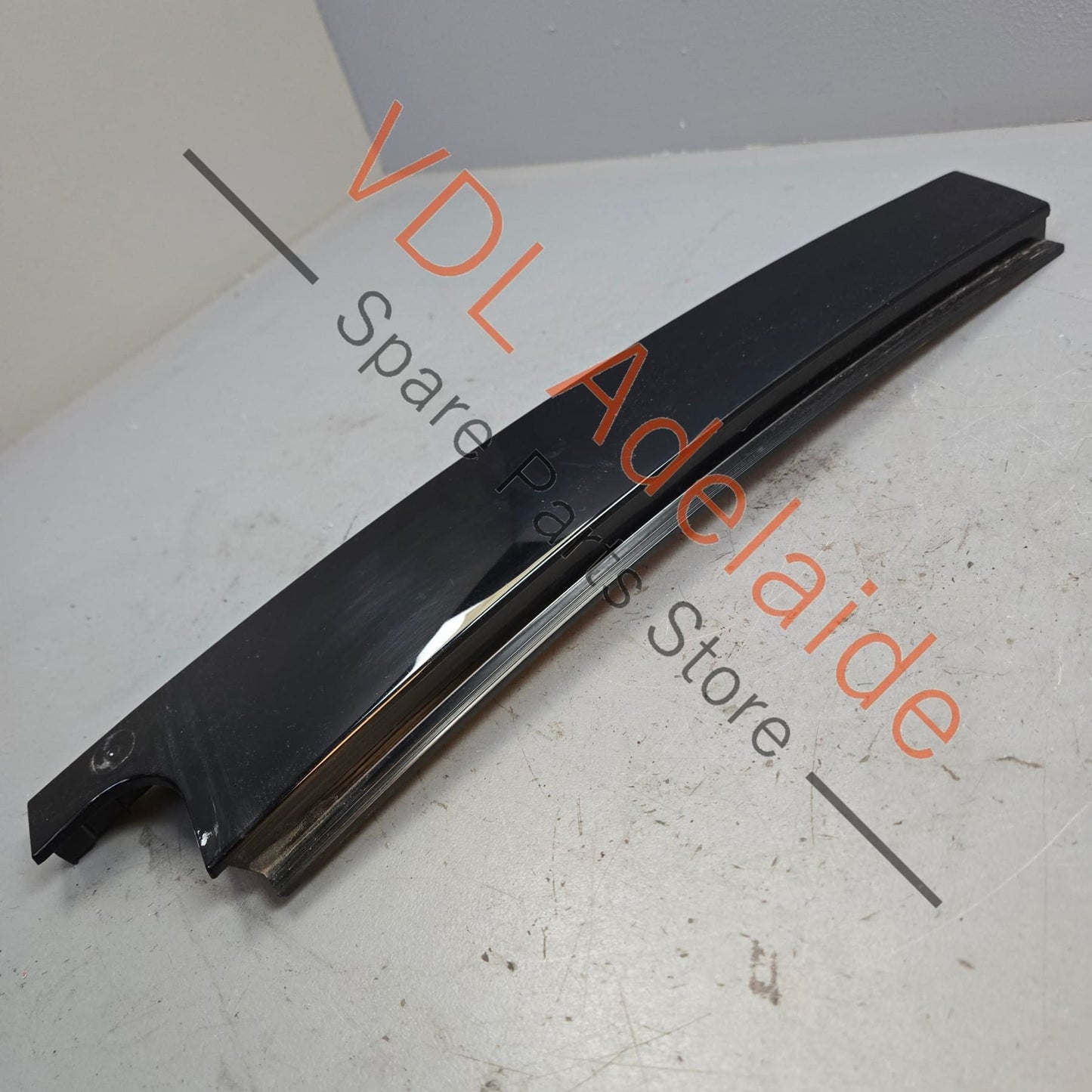 5G6839902B    VW Golf Mk7 Gloss Black Rear Right B Pillar Exterior Trim for Door Window Frame 5G6839902B