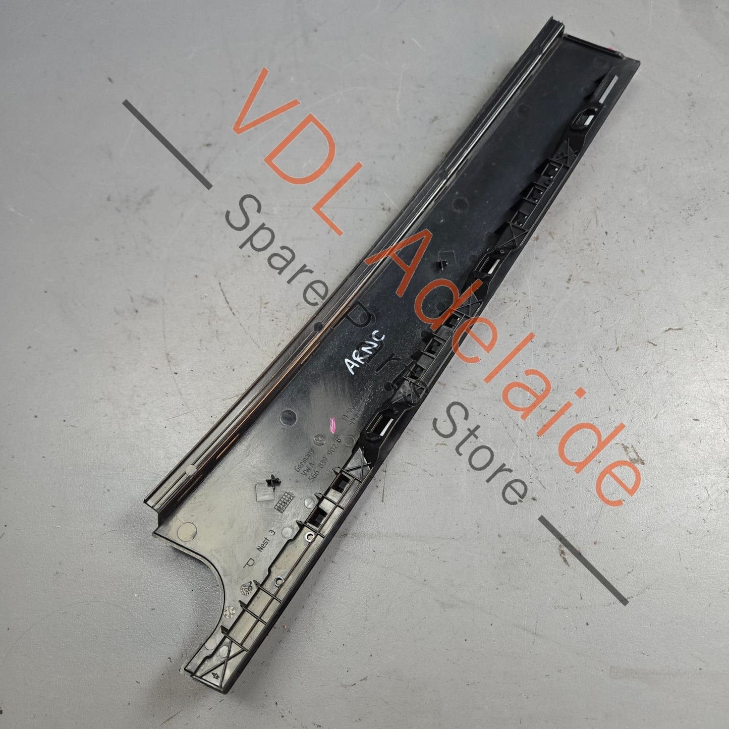 5G6839902B    VW Golf Mk7 Gloss Black Rear Right B Pillar Exterior Trim for Door Window Frame 5G6839902B