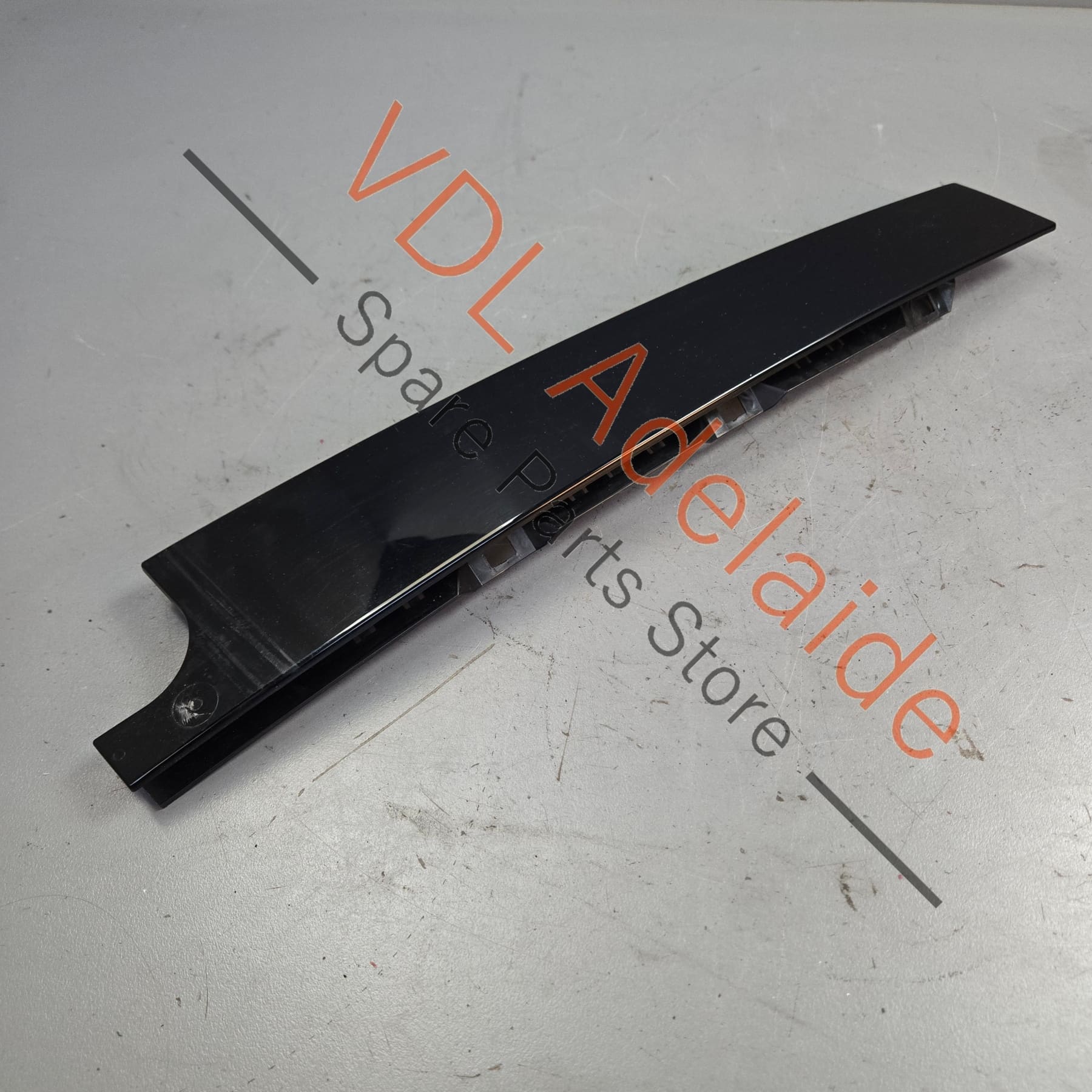 5G6839901B    VW Golf Mk7 Gloss Black Rear Left B Pillar Exterior Trim for Door Window Frame 5G6839901B