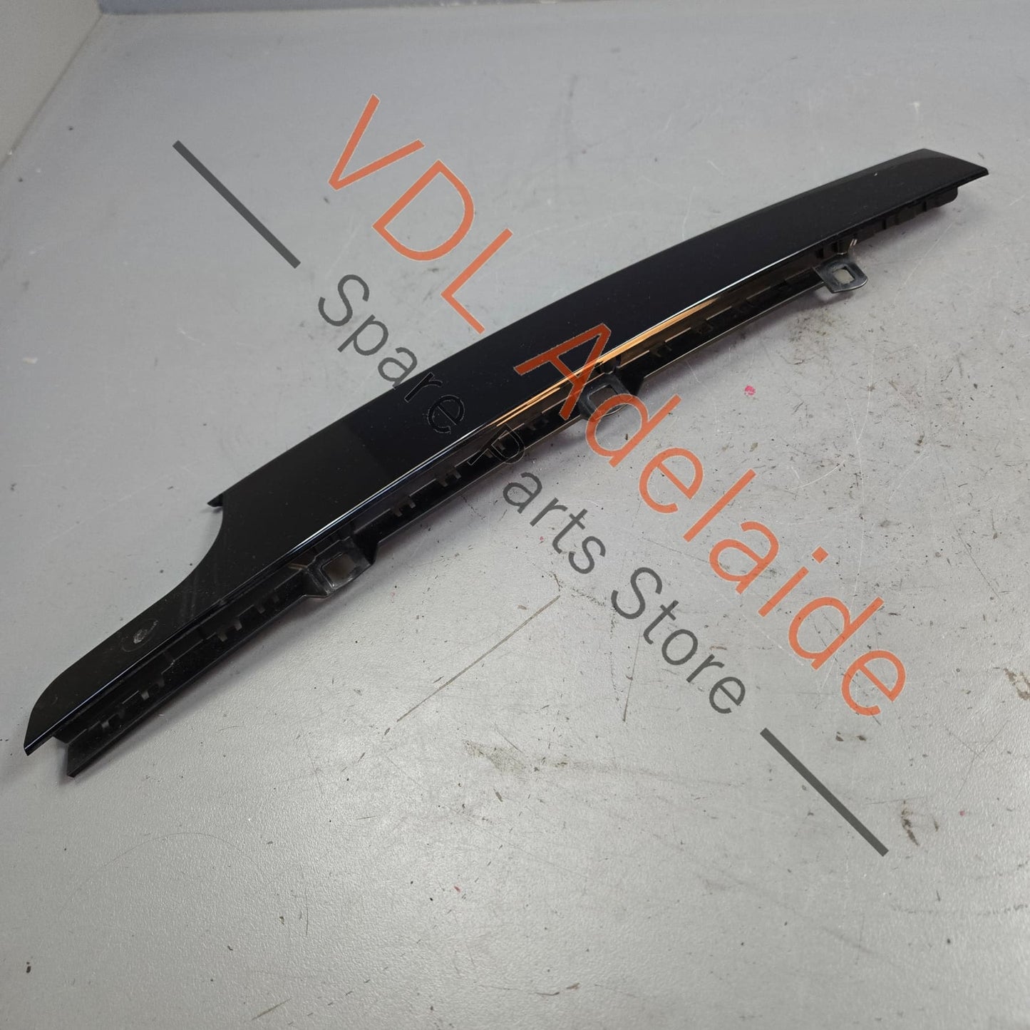 5G4837890B    VW Golf Mk7 Gloss Black Front Right B Pillar Exterior Trim for Door Window Frame 5G4837890B
