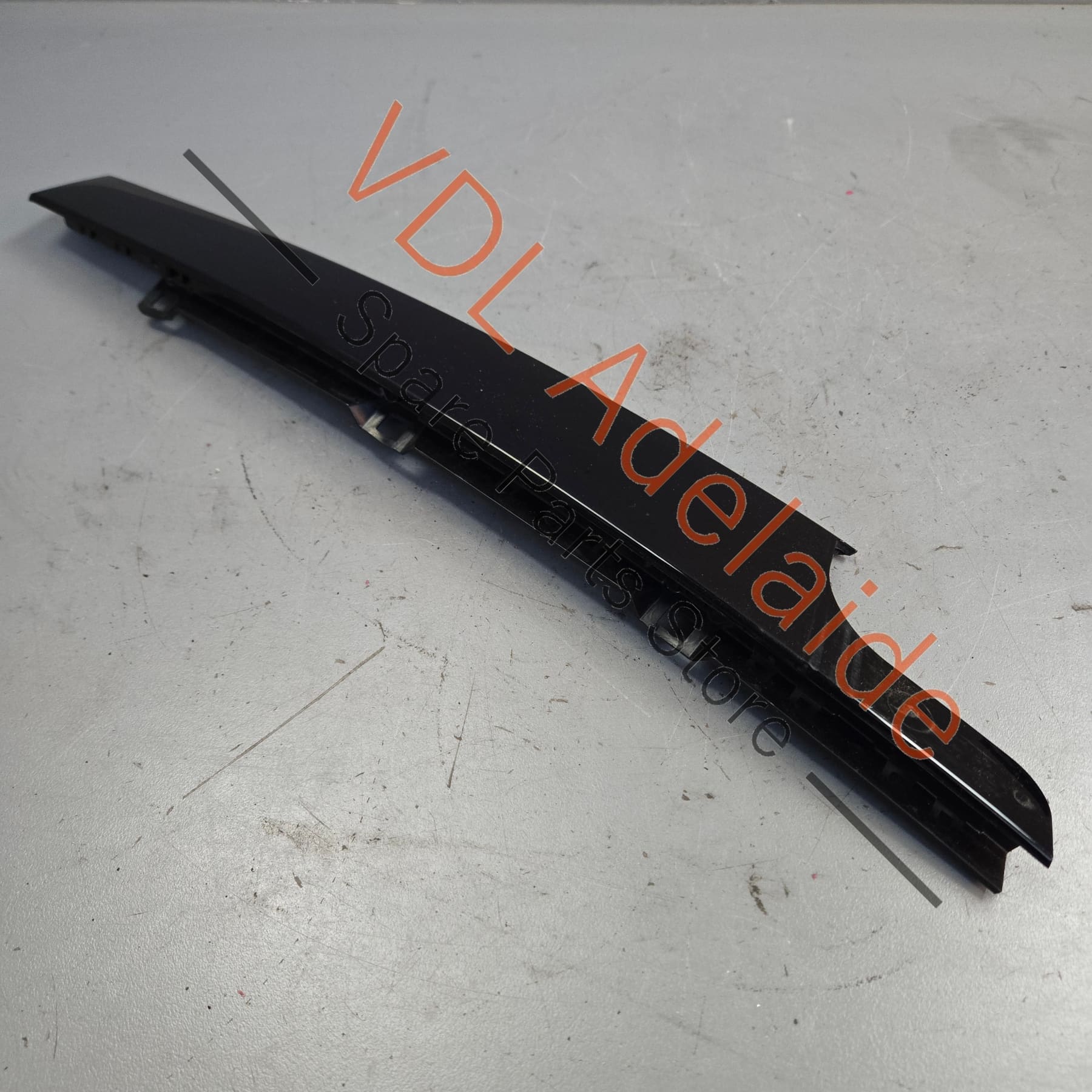5G4837889B    VW Golf Mk7 Gloss Black Front Left B Pillar Exterior Trim for Door Window Frame 5G4837889B