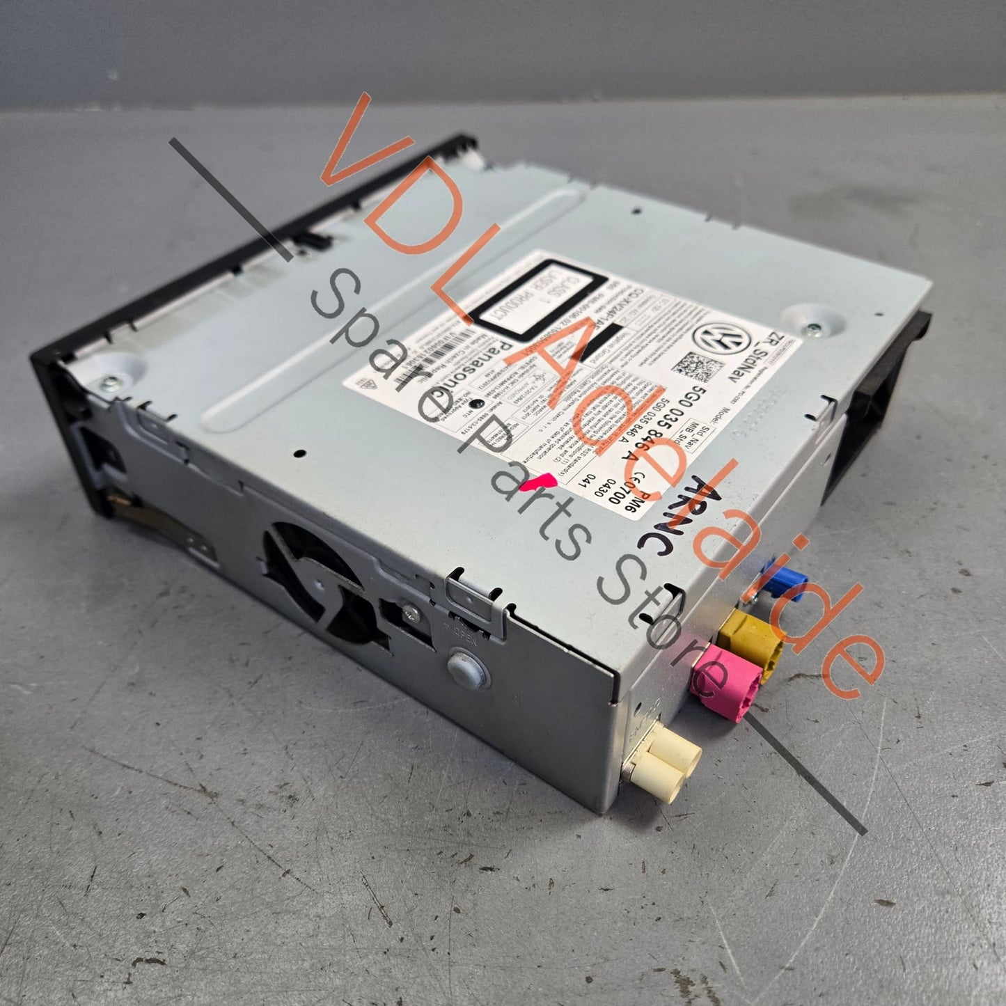 5G0035846A    VW Golf Mk7 Discover Media Control Unit Radio Bluetooth SD/CD Navigation 5G0035846A
