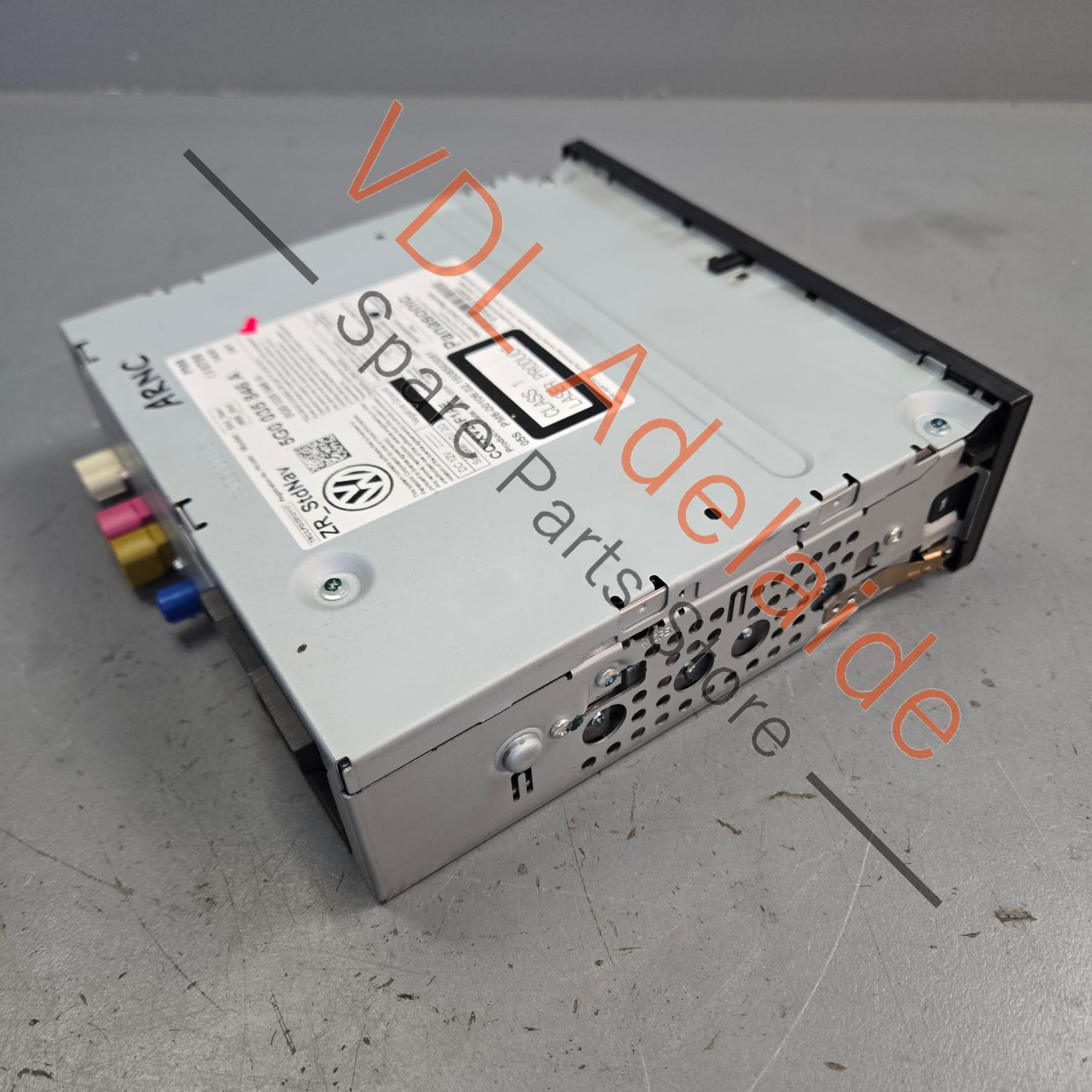 5G0035846A    VW Golf Mk7 Discover Media Control Unit Radio Bluetooth SD/CD Navigation 5G0035846A