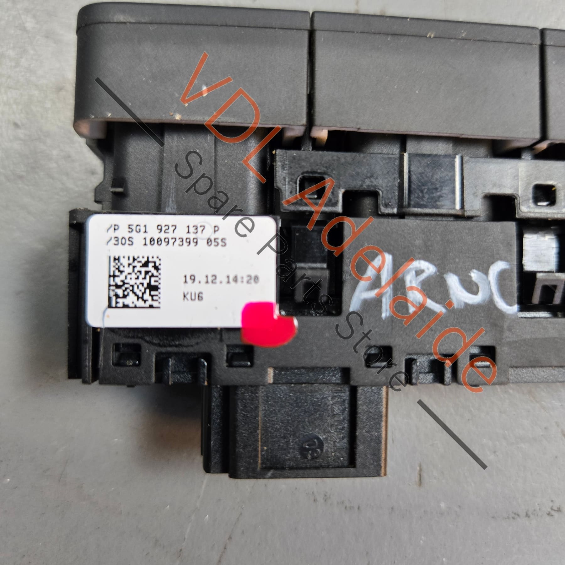 5G1927137P    VW Golf MK7.5 Driving Mode ESP & Start Stop Switch Centre Console 5G1927137P