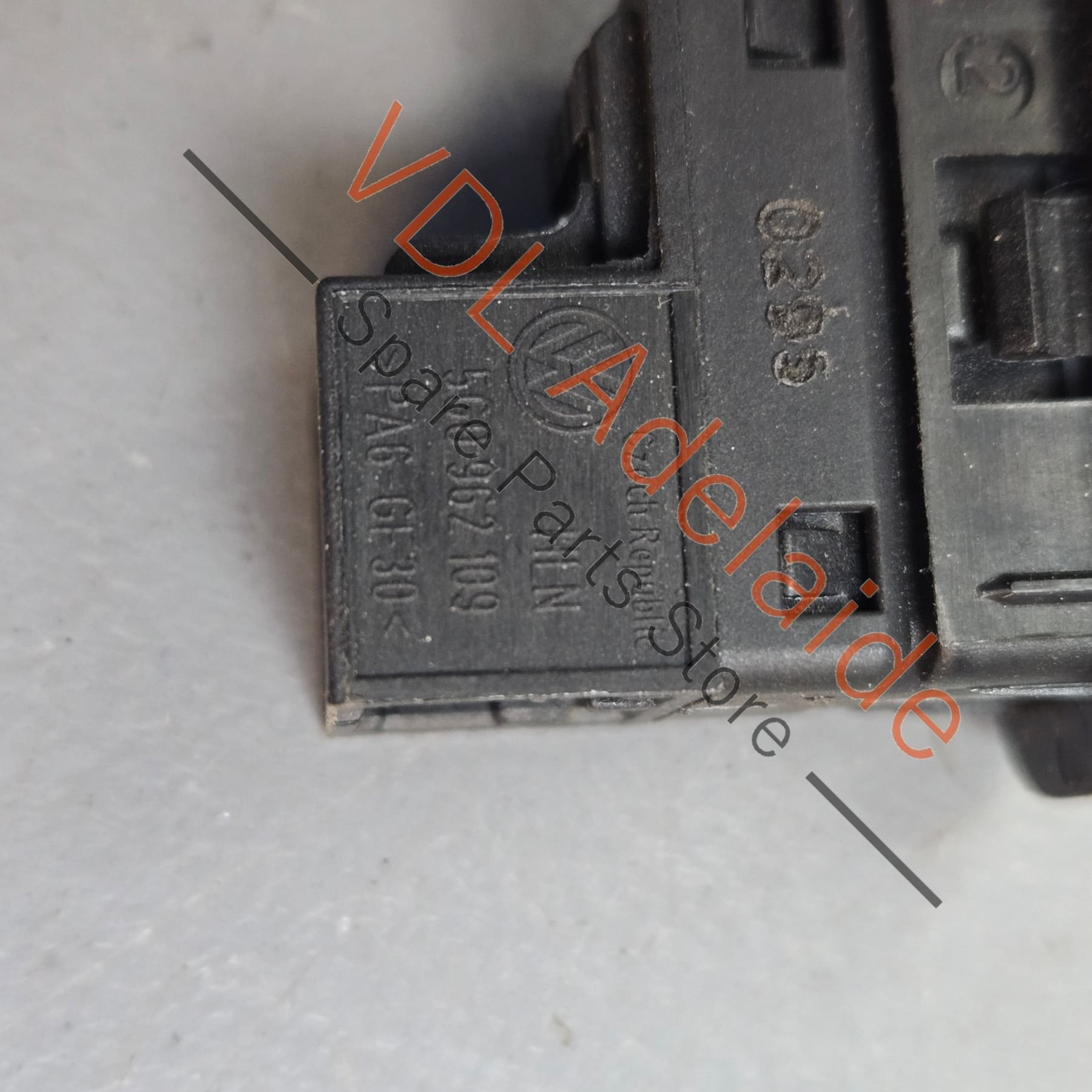 5G0962109    VW Golf R Mk7 Anti-Theft Alarm System Switch Button 5G0962109