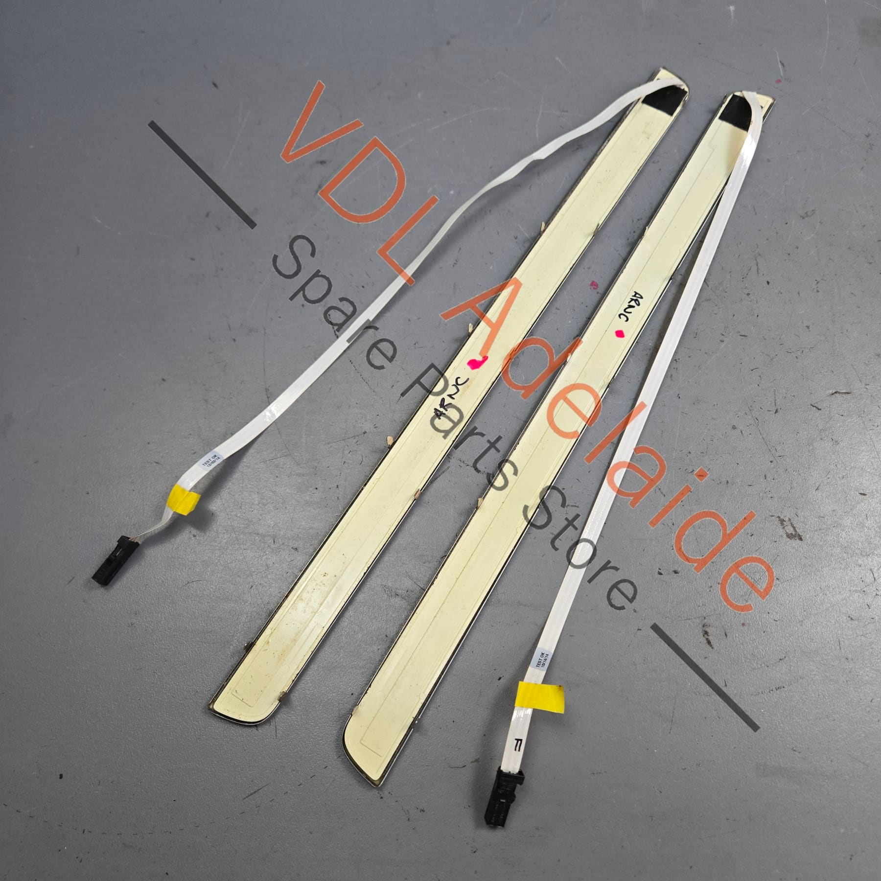 5G4853369K 5G4853369KDAT   VW Golf R MK7 7.5 Pair of Illuminated Blue LED Sill Trim Entry Light Strip 5G4853369K DAT Suit 4dr Models