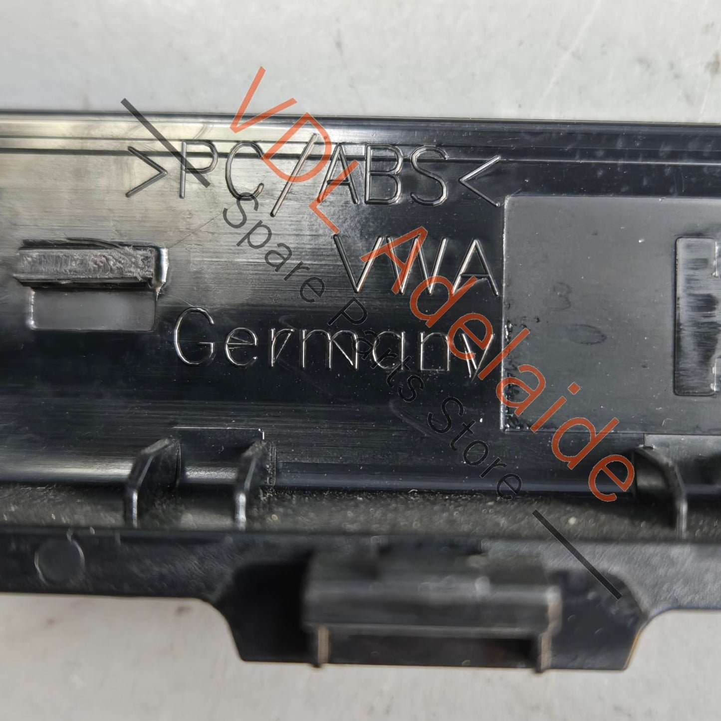 5G2819728AG    VW Golf MK7 Gloss Black Centre Dash AC Vent & Screen Trim 5G2819728AG QYI