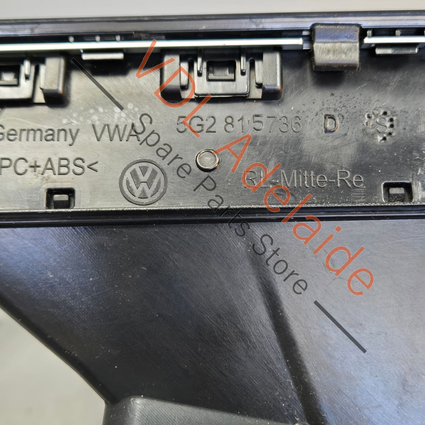 5G2819728AG    VW Golf MK7 Gloss Black Centre Dash AC Vent & Screen Trim 5G2819728AG QYI