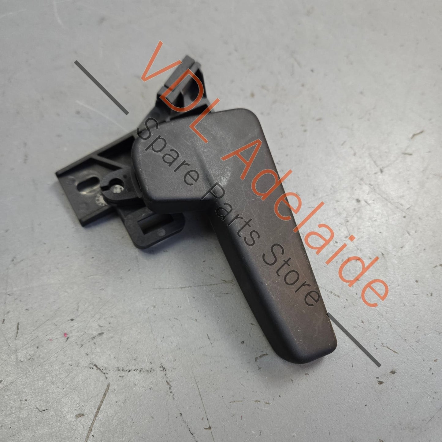 3C2823633A 3C2823533   VW Golf MK7 Bonnet Release Handle Pull Grip 3C2823533 3C2823633A