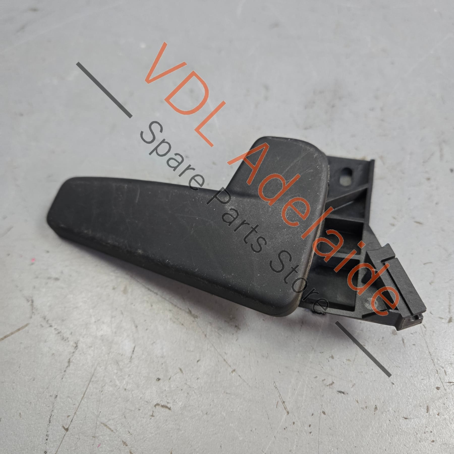 3C2823633A 3C2823533   VW Golf MK7 Bonnet Release Handle Pull Grip 3C2823533 3C2823633A