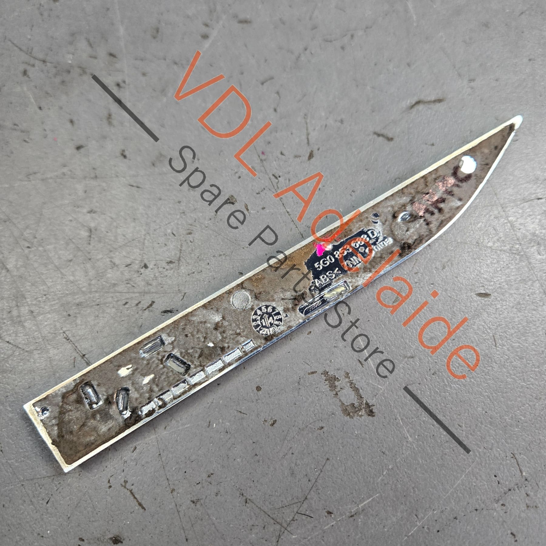 5G0853688BFFOD 5G0853688D   VW Golf Mk7 Genuine OEM RHS Fender Badge 5G0853688BF FOD 5G0853688D