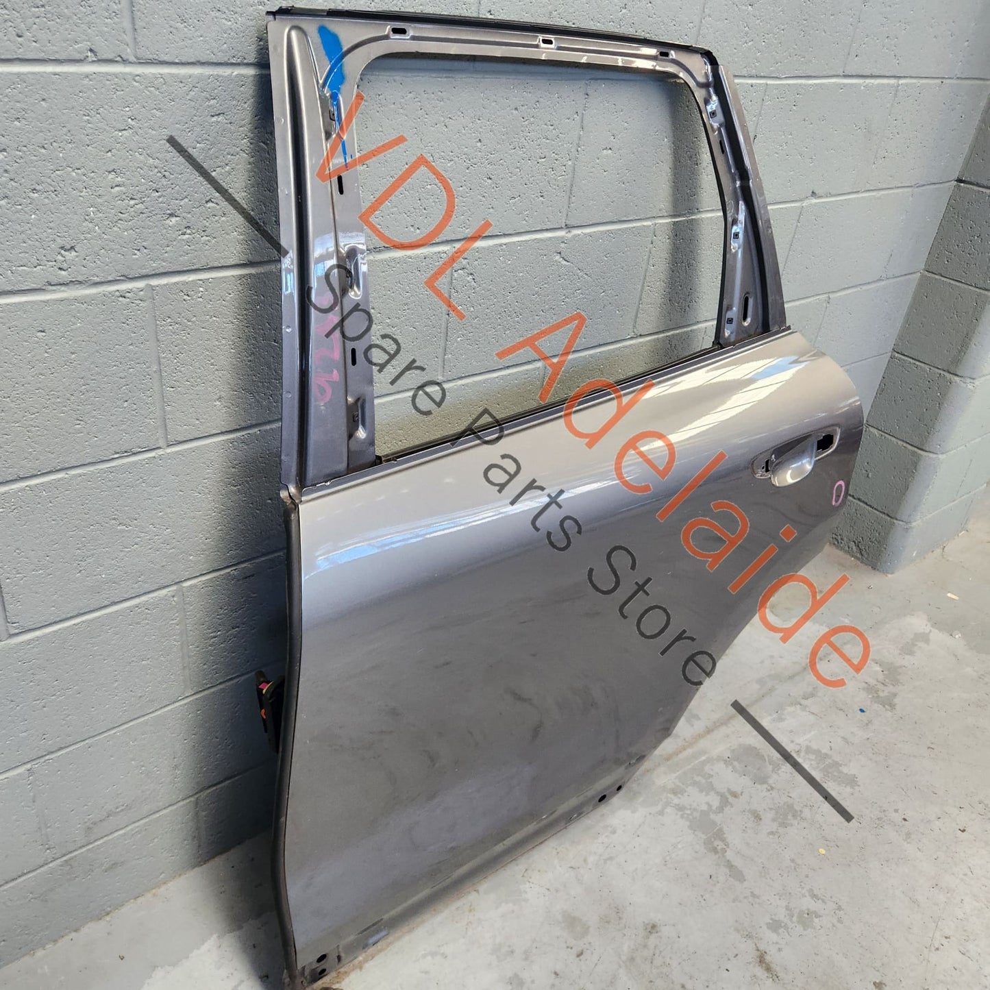 958833055    Porsche Cayenne 958 Rear Left Door Shell Panel Meteor Gray Metallic M7W/9Q 958833055 GRV
