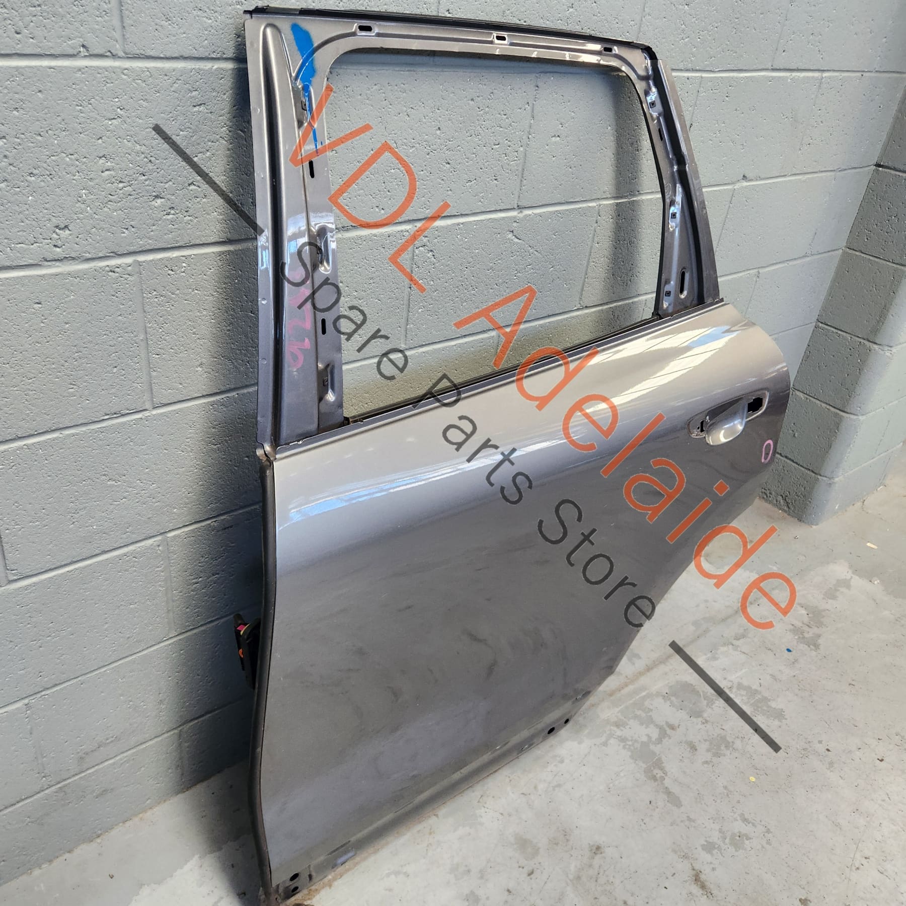 958833055    Porsche Cayenne 958 Rear Left Door Shell Panel Meteor Gray Metallic M7W/9Q 958833055 GRV