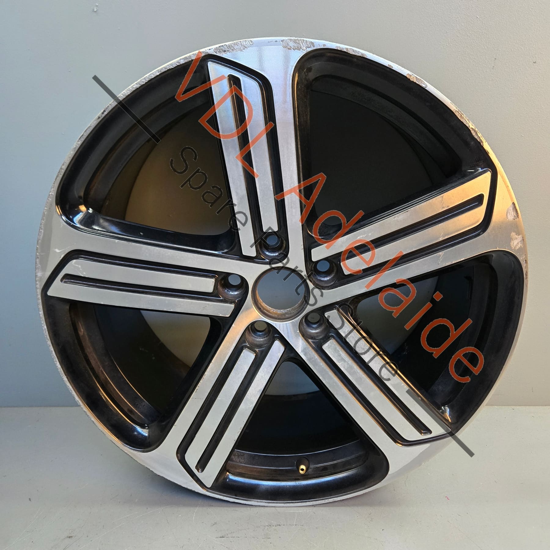     Genuine VW Golf R MK7 5 Spoke CADIZ 19 x 8 ET50 Alloy Wheel Rim #01