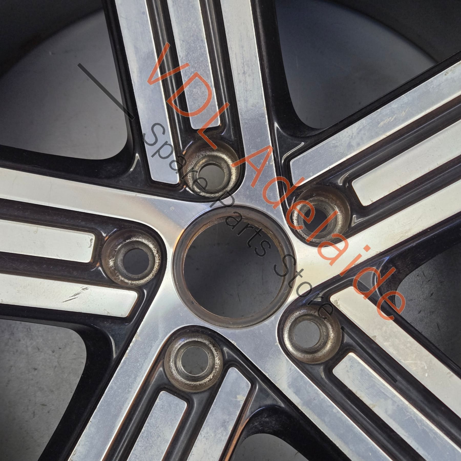     Genuine VW Golf R MK7 5 Spoke CADIZ 19 x 8 ET50 Alloy Wheel Rim #01