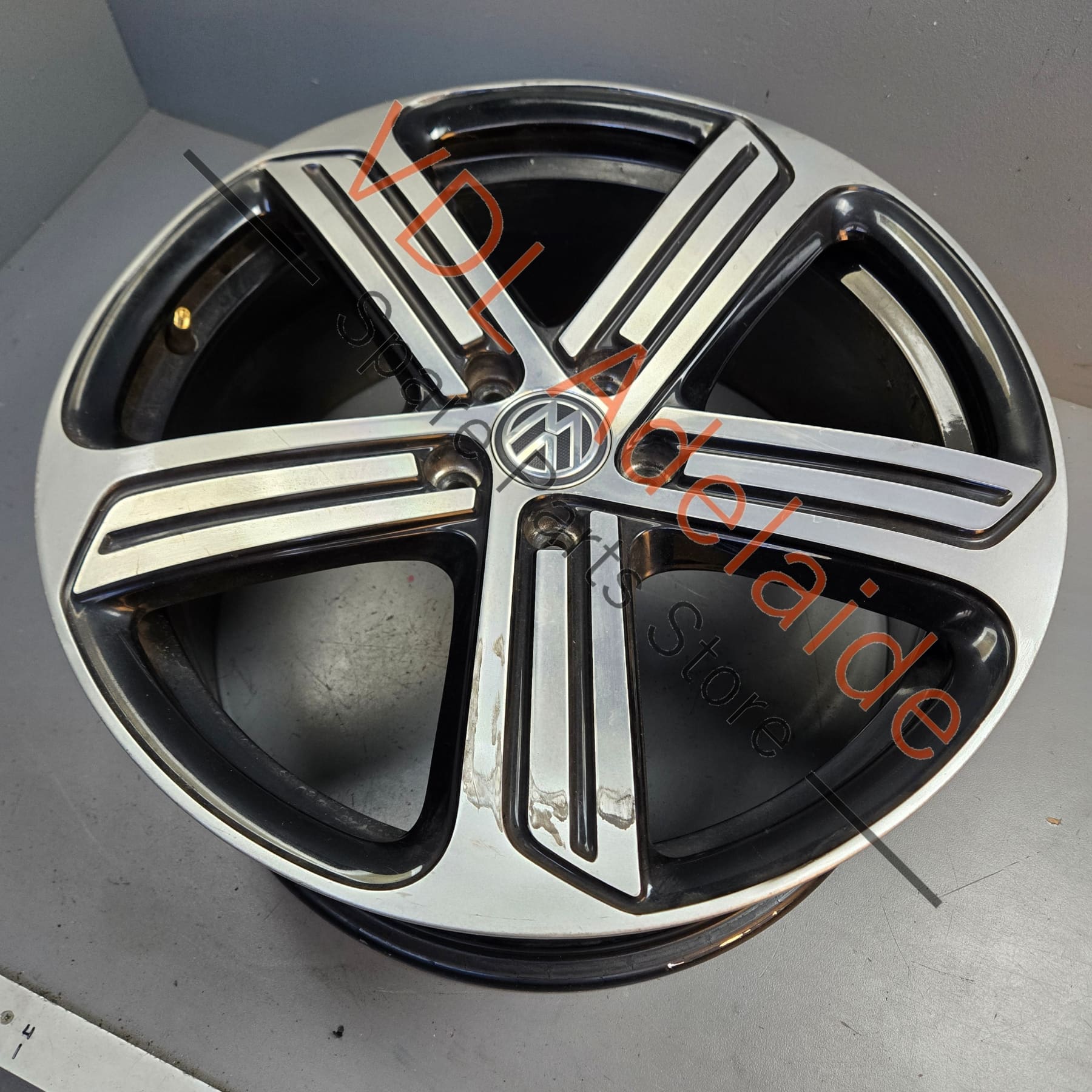     Genuine VW Golf R MK7 5 Spoke CADIZ 19 x 8 ET50 Alloy Wheel Rim #03