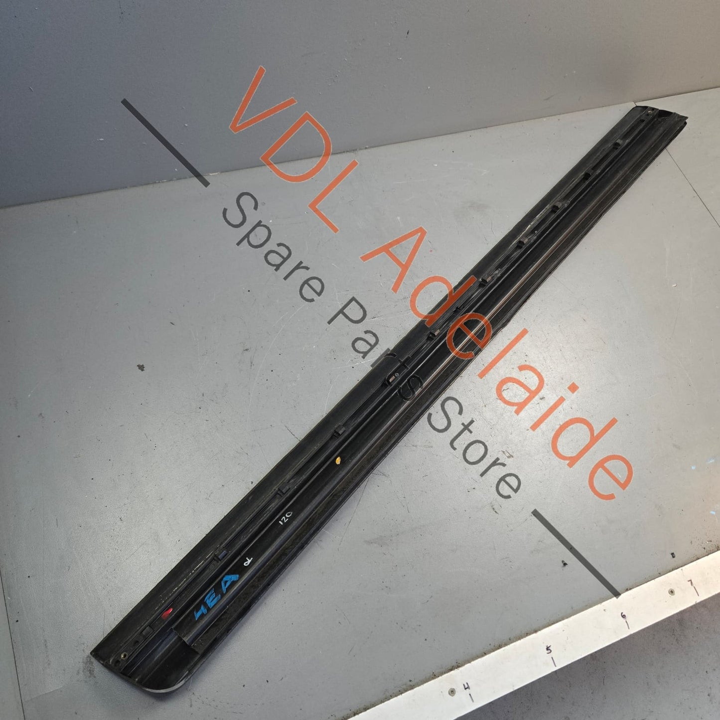 4E0853960C    Audi A8 S8 Front Right Lower Exterior Door Trim Moulding Plastic 4E0853960C