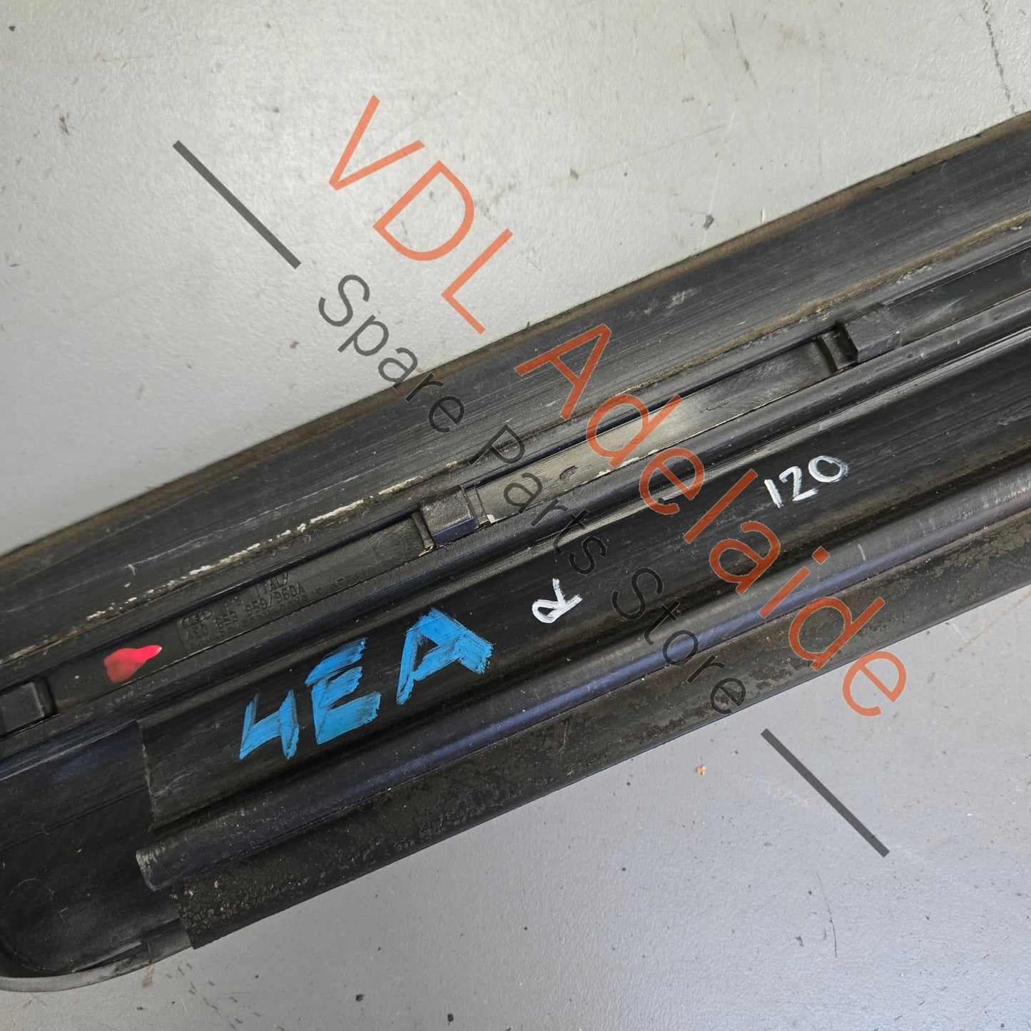4E0853960C    Audi A8 S8 Front Right Lower Exterior Door Trim Moulding Plastic 4E0853960C